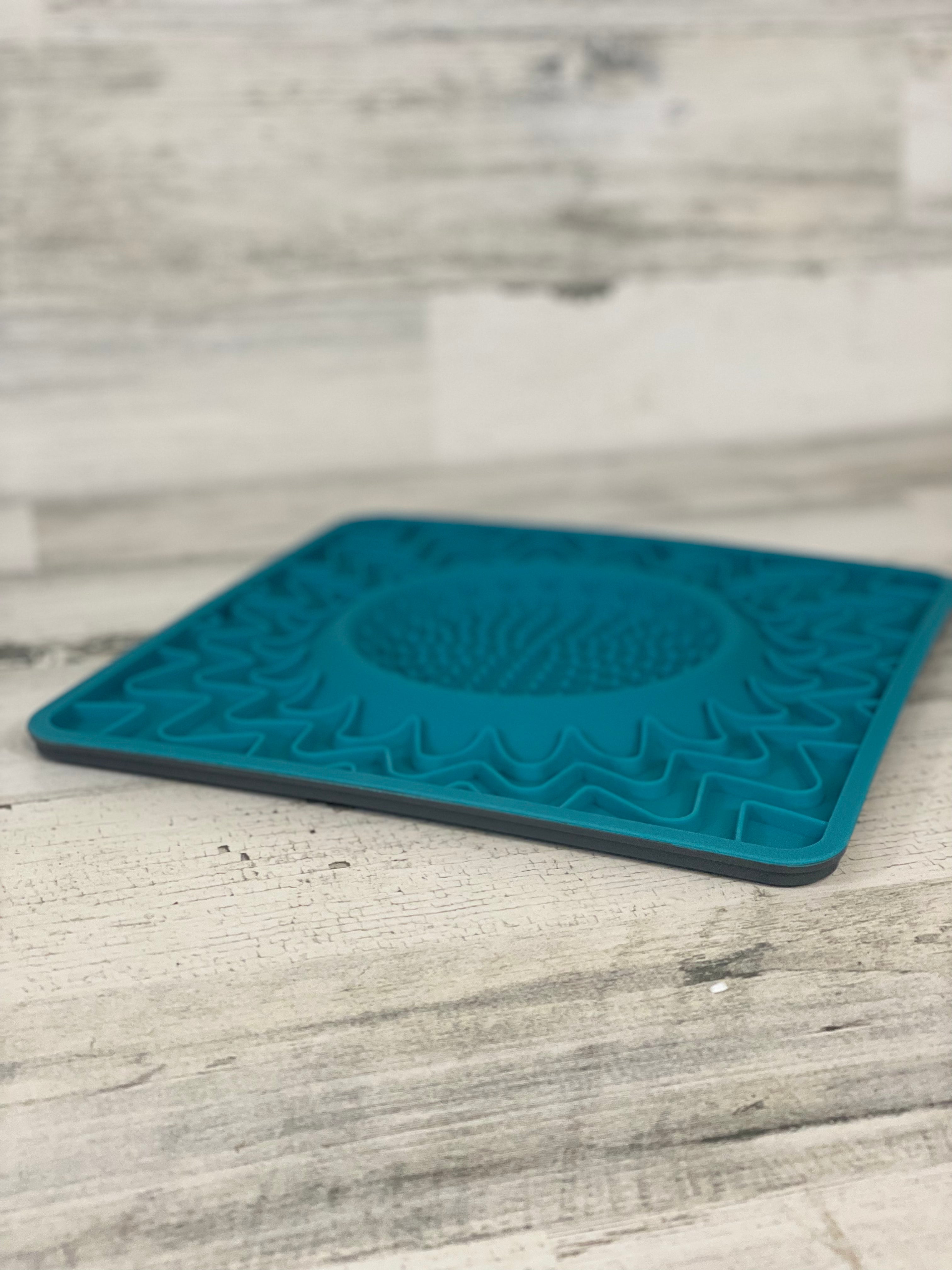 Messy Mutts Silicone Licking Mat for Dogs - Interactive Slow Feeder Puzzle Toy for Anxiety Relief & Mental Stimulation - Perfect for Bath Time, Grooming & Mealtime Distraction