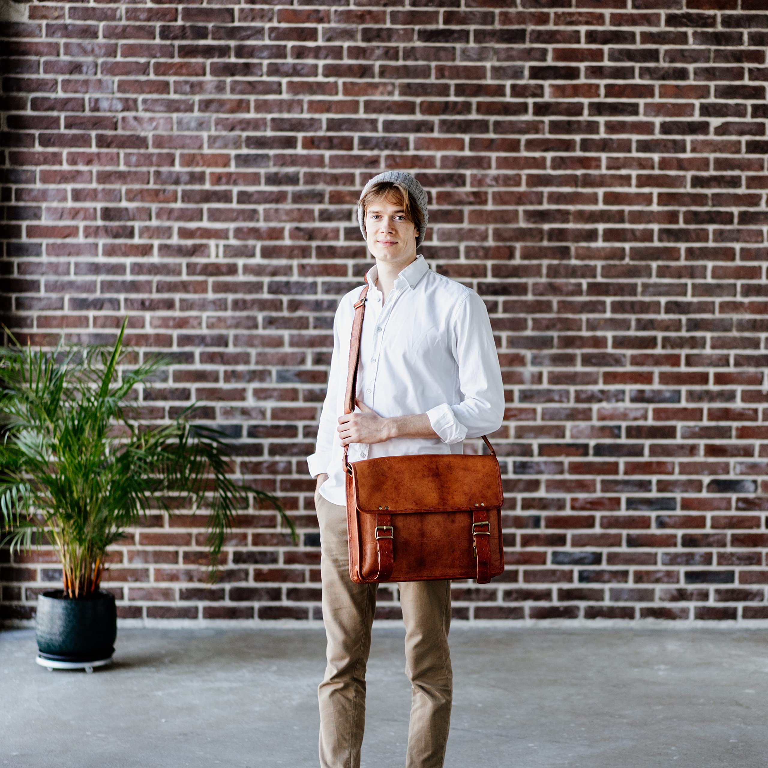 Vintage Leather Messenger Bag for Men & Women - BERLINER BAGS York Briefcase in Brown | Business, Travel & Everyday Use