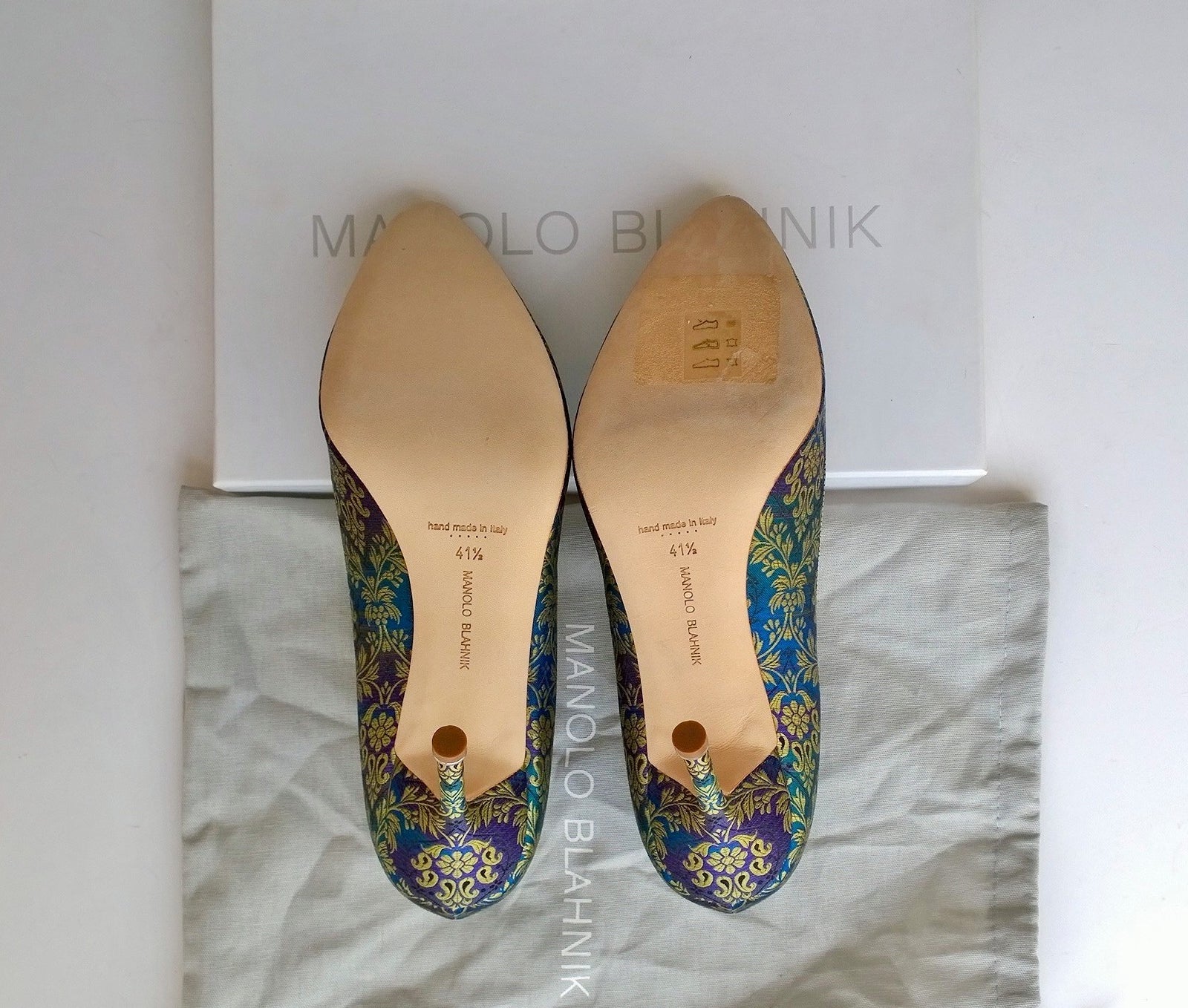 Manolo Blahnik Brocade Hangisi 105mm Heels with Strass Buckle - New in Box | Luxury Wedding & Evening Party Shoes