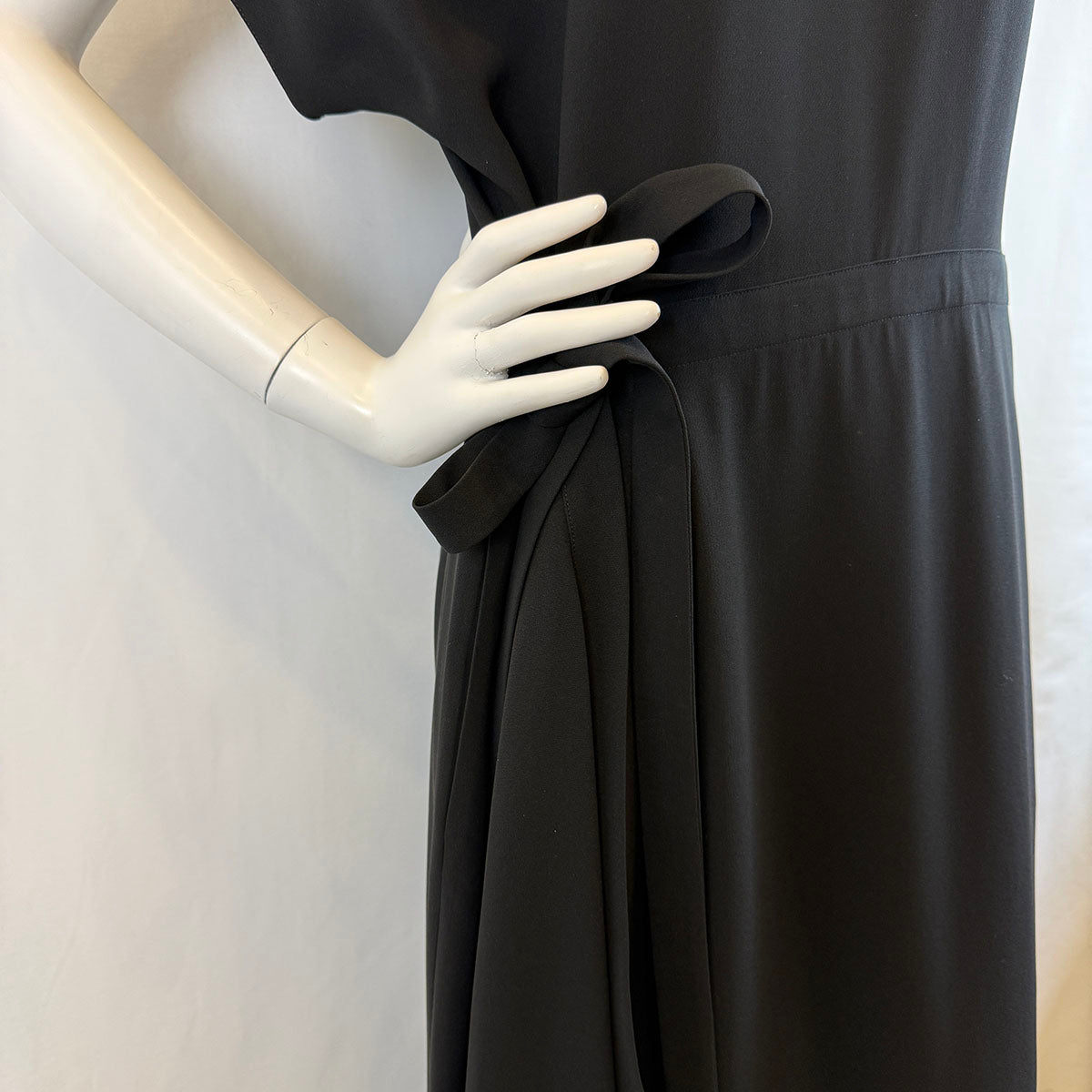 Lafayette 148 Women's Elegant Dress - Perfect for Work, Cocktail Parties & Special Occasions