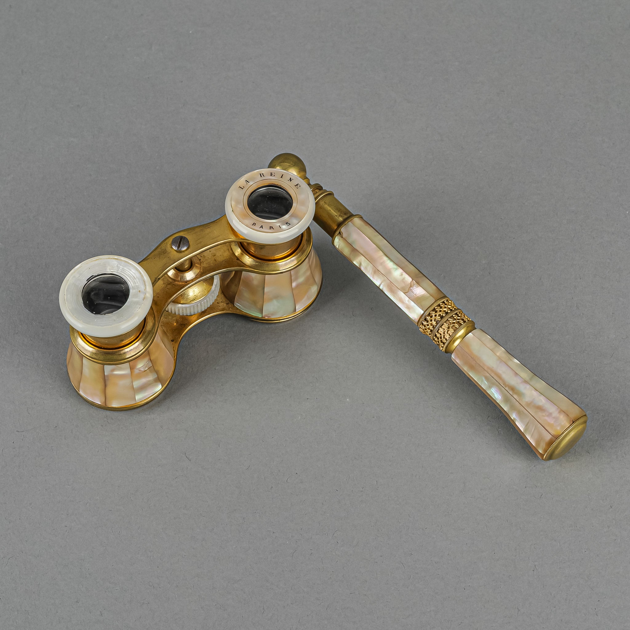 LA REINE Paris Mother of Pearl Opera Glasses with Handle - Vintage Theater Binoculars for Ballet, Opera & Concerts - Elegant Gift for Performances & Special Events