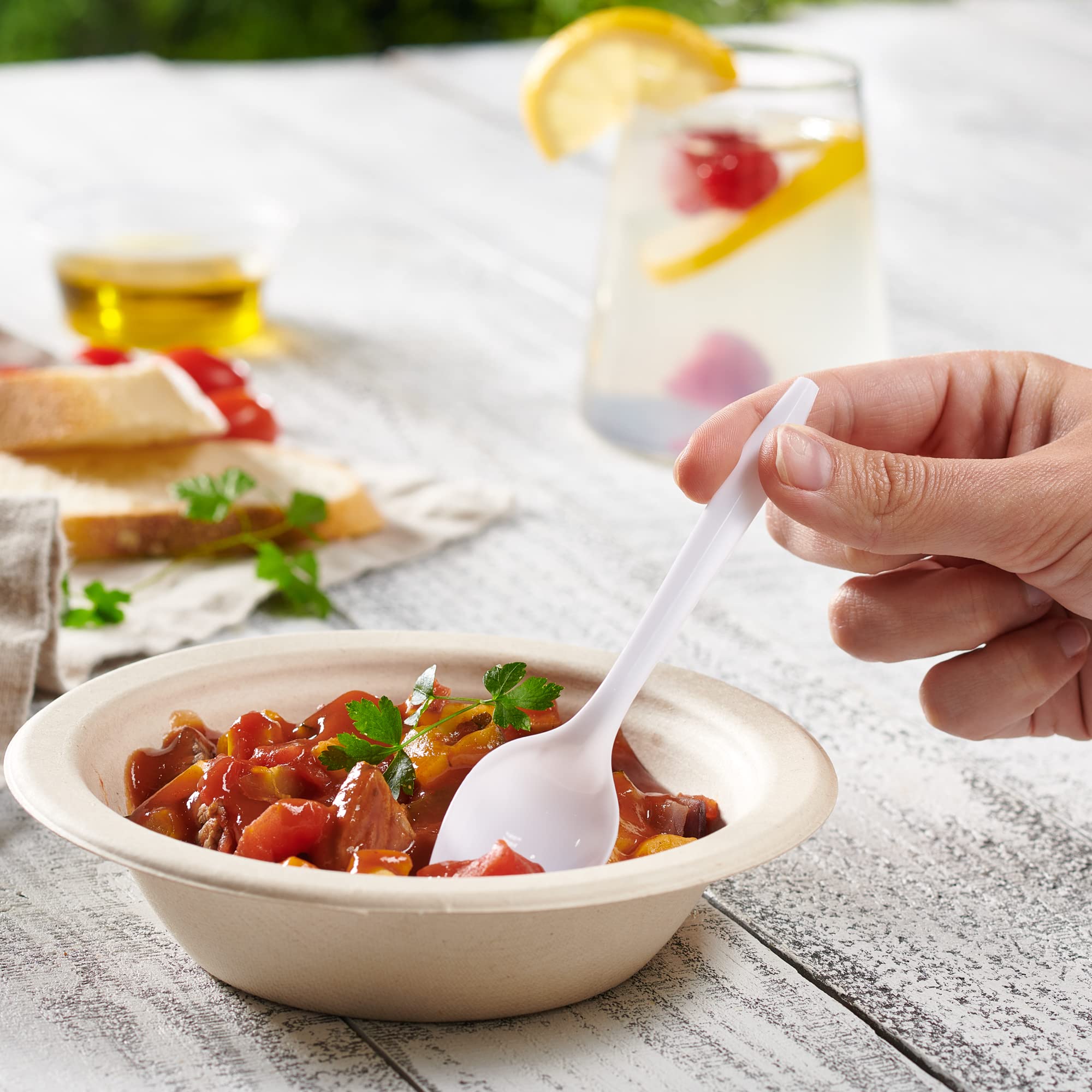 1000 Count Disposable White Plastic Spoons - Lightweight Party Cutlery for Events, Catering & Picnics | Bulk Pack of Eco-Friendly Plastic Spoons for Restaurants, BBQs & Outdoor Dining