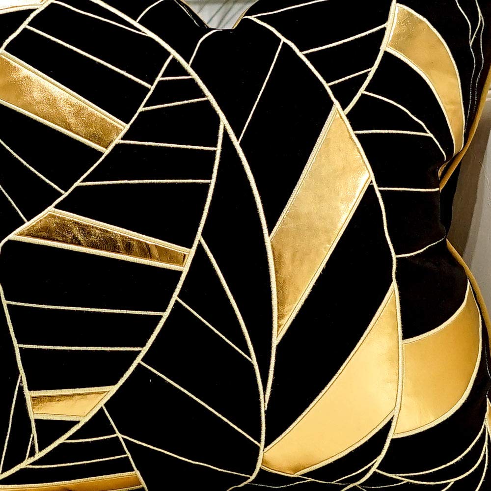 Avigers 20x20 Inch Black Gold Striped Cushion Cover - Luxury European Style Decorative Throw Pillow Case for Sofa, Living Room, Bedroom & Car - Perfect for Home Decor, Gifts and Interior Design Accents