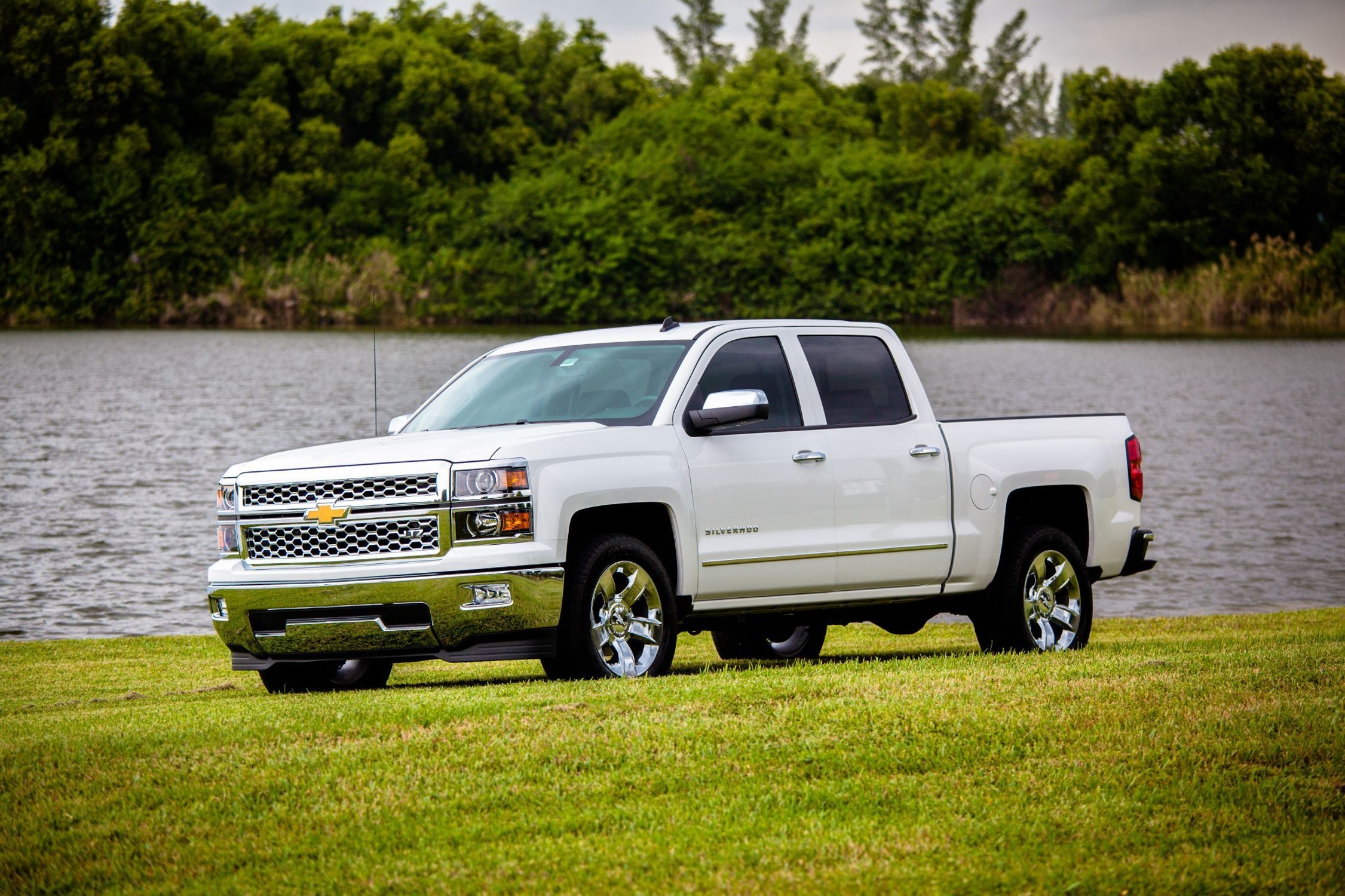 JL Audio SB GM SLVCC3/10TW3/BK2 Stealthbox Subwoofer Enclosure for 2014+ Chevy Silverado & GMC Sierra Crew Cab - Dual 10TW3 Drivers, 800W RMS - Perfect for Truck Audio Upgrades & Bass Enhancement