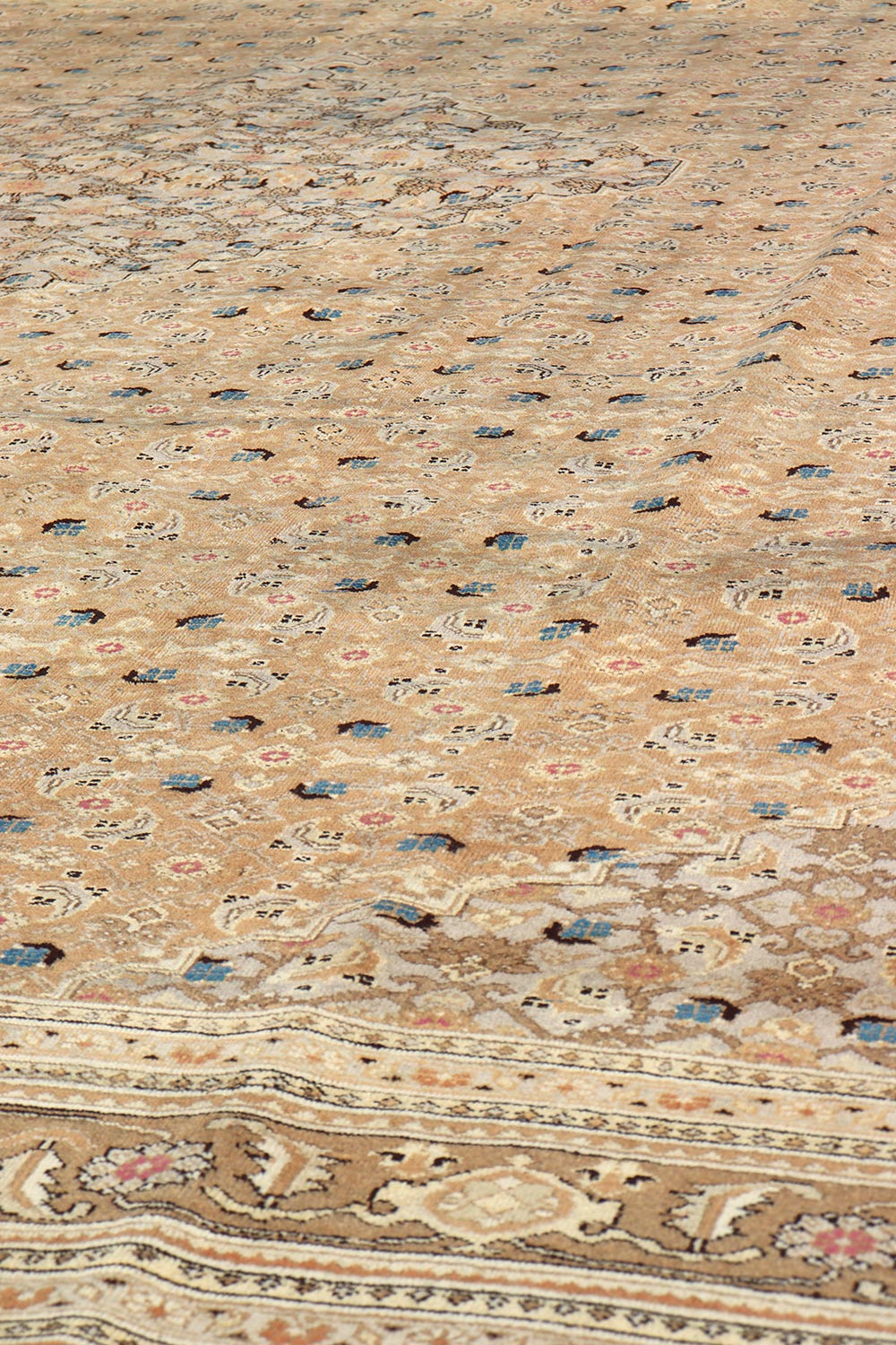 Handwoven Antique Tabriz Traditional Persian Rug JF8587 - Perfect for Living Room, Bedroom & Home Decor