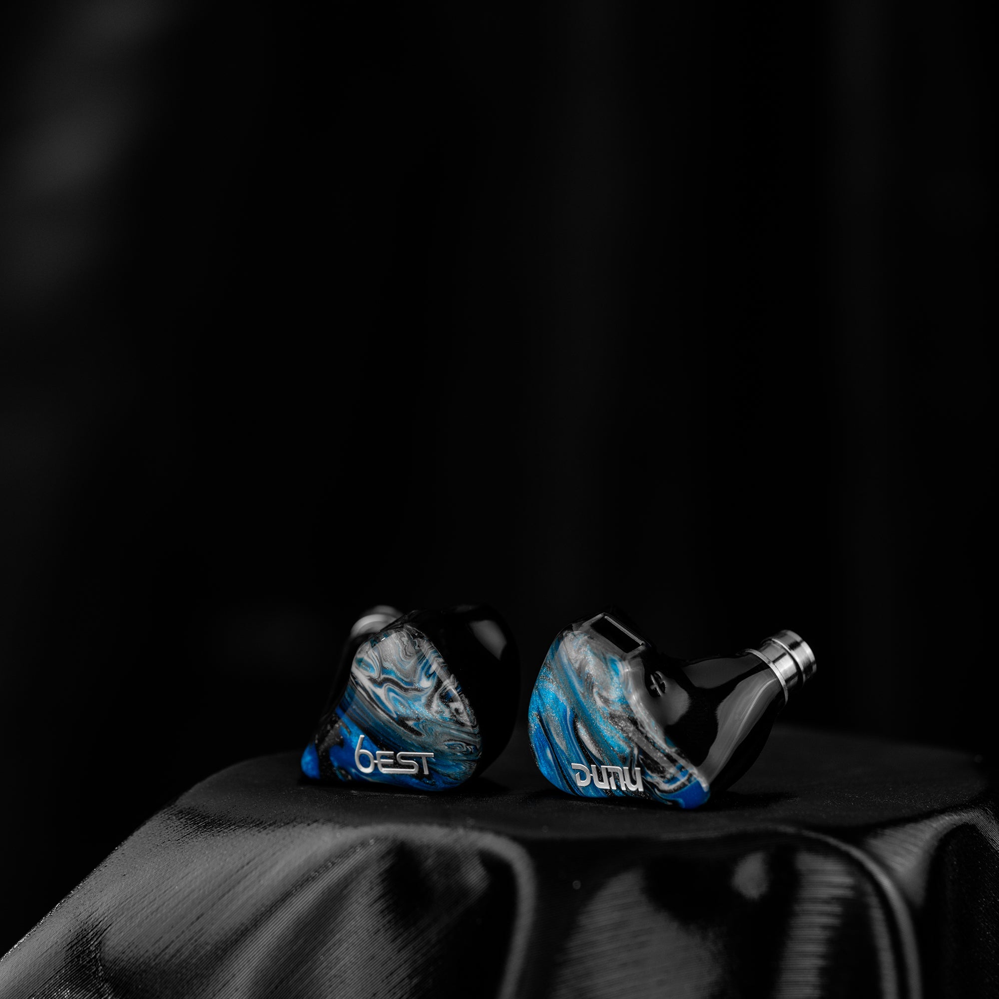 DUNU SA6 EST High-Fidelity In-Ear Monitors with 6 Balanced Armature Drivers - Perfect for Audiophiles, Musicians, and Studio Recording