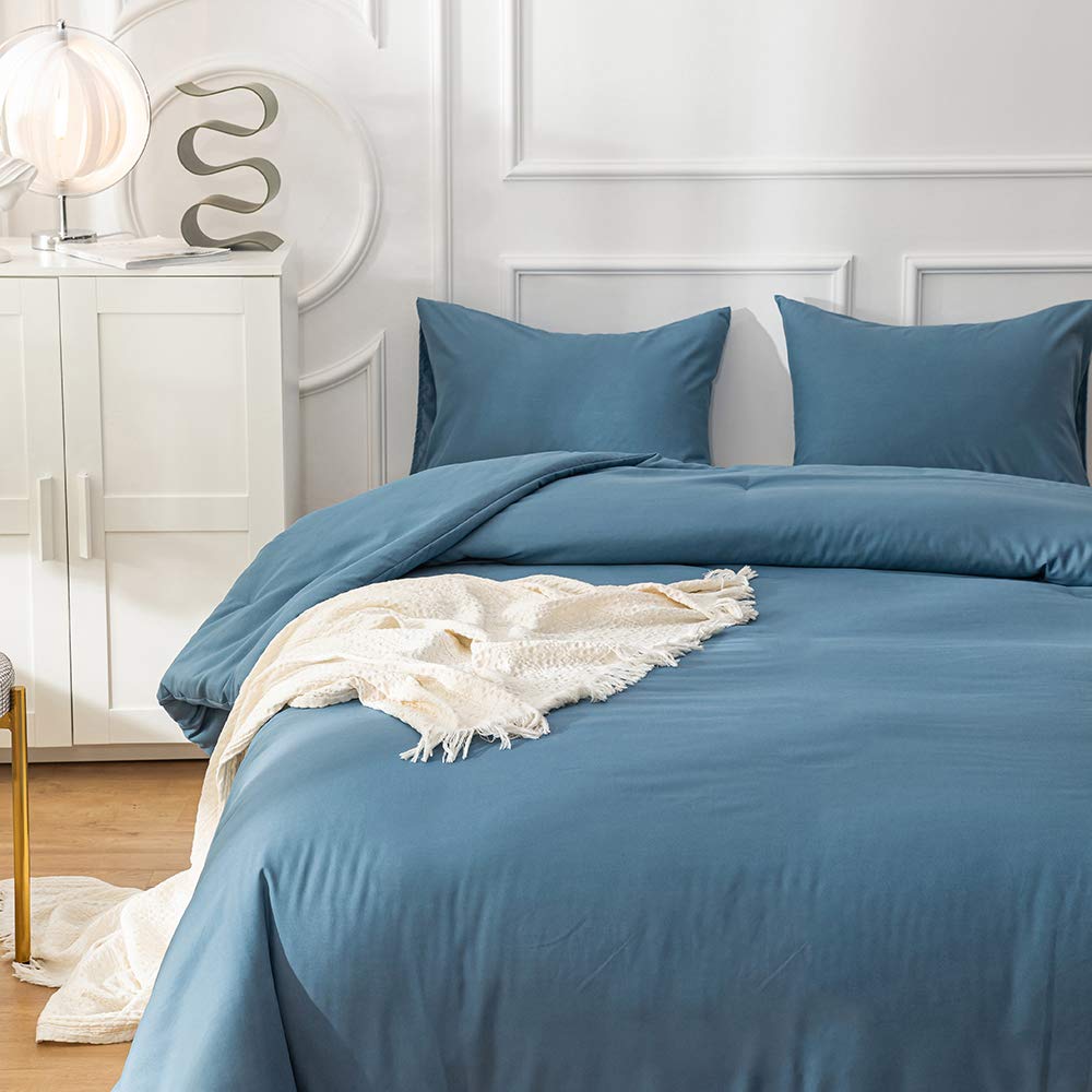 CLOTHKNOW Lake Blue Queen Comforter Set - 3 Piece Dusty Blue Bedding Set with 2 Pillowcases | Soft & Cozy Comforter for Girls & Women | Perfect for Master Bedroom, Guest Room & Dorm Decor