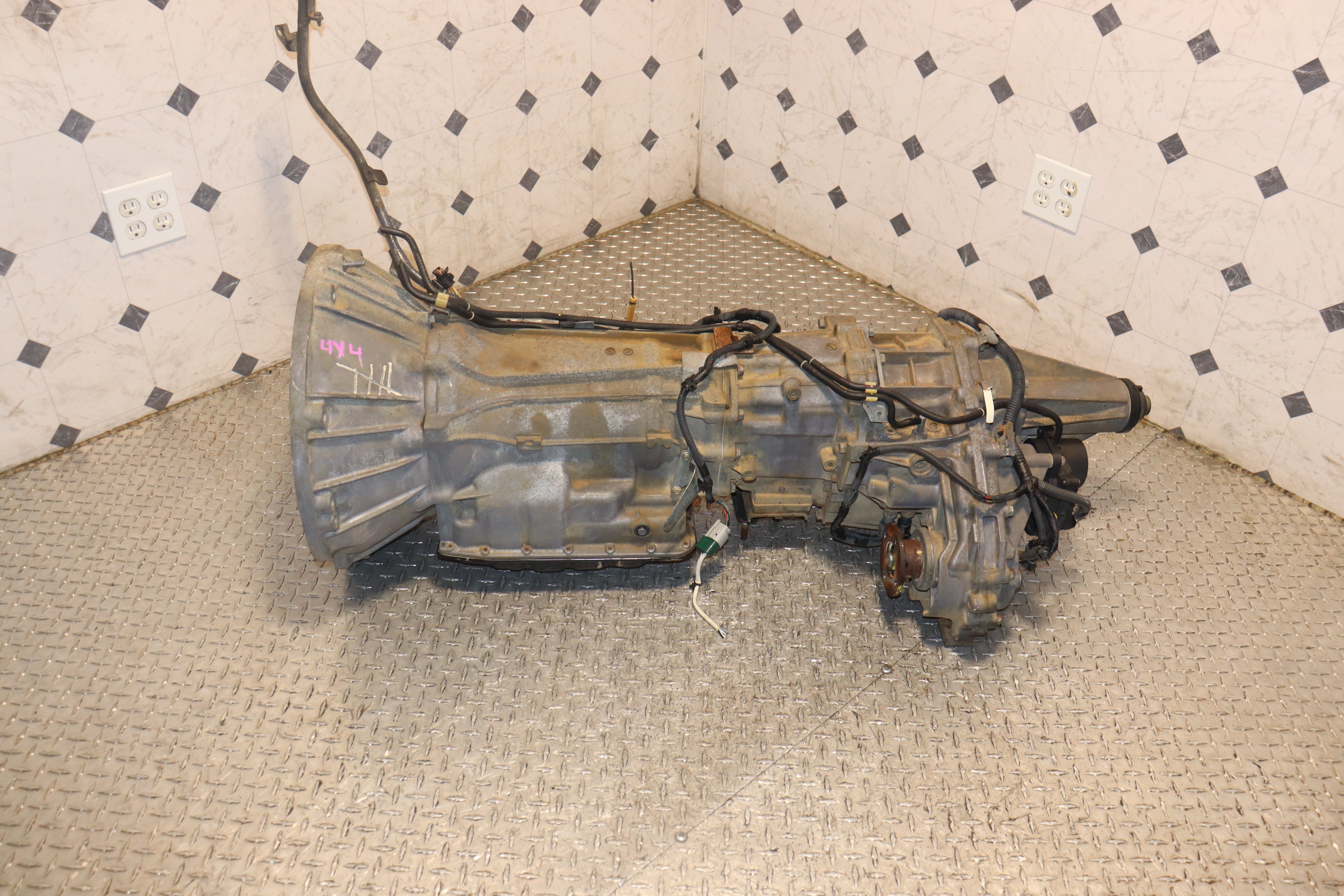 JDM VQ40 4WD Automatic Transmission 2005-2014 Nissan Pathfinder Frontier Xterra 4.0L V6 VQ40DE Engine - Perfect for Off-Roading, Towing & Performance Upgrades