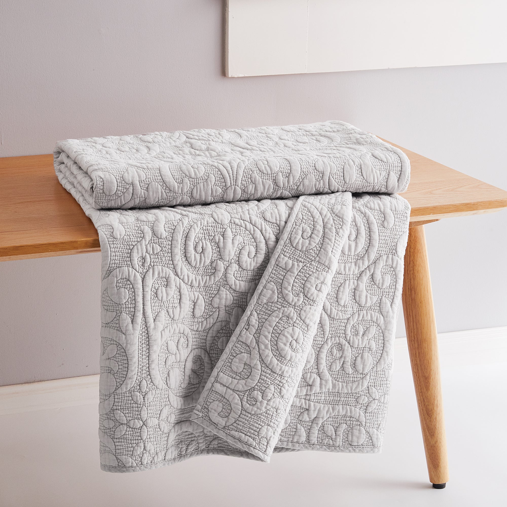 BH Sherbourne Stitch Quilted Throw Blanket - Soft Luxury Quilted Bedspread for Couch, Sofa & Bed - Cozy Home Decor for Living Room, Bedroom & Dorm