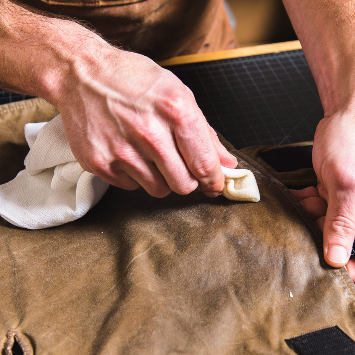 Otter Wax Heat-Activated Fabric Dressing - 1/2 Pint All-Natural Water Repellent Wax for Jackets, Boots & Outdoor Gear | Made in USA | Perfect for Waterproofing & Protecting Leather, Canvas & Denim