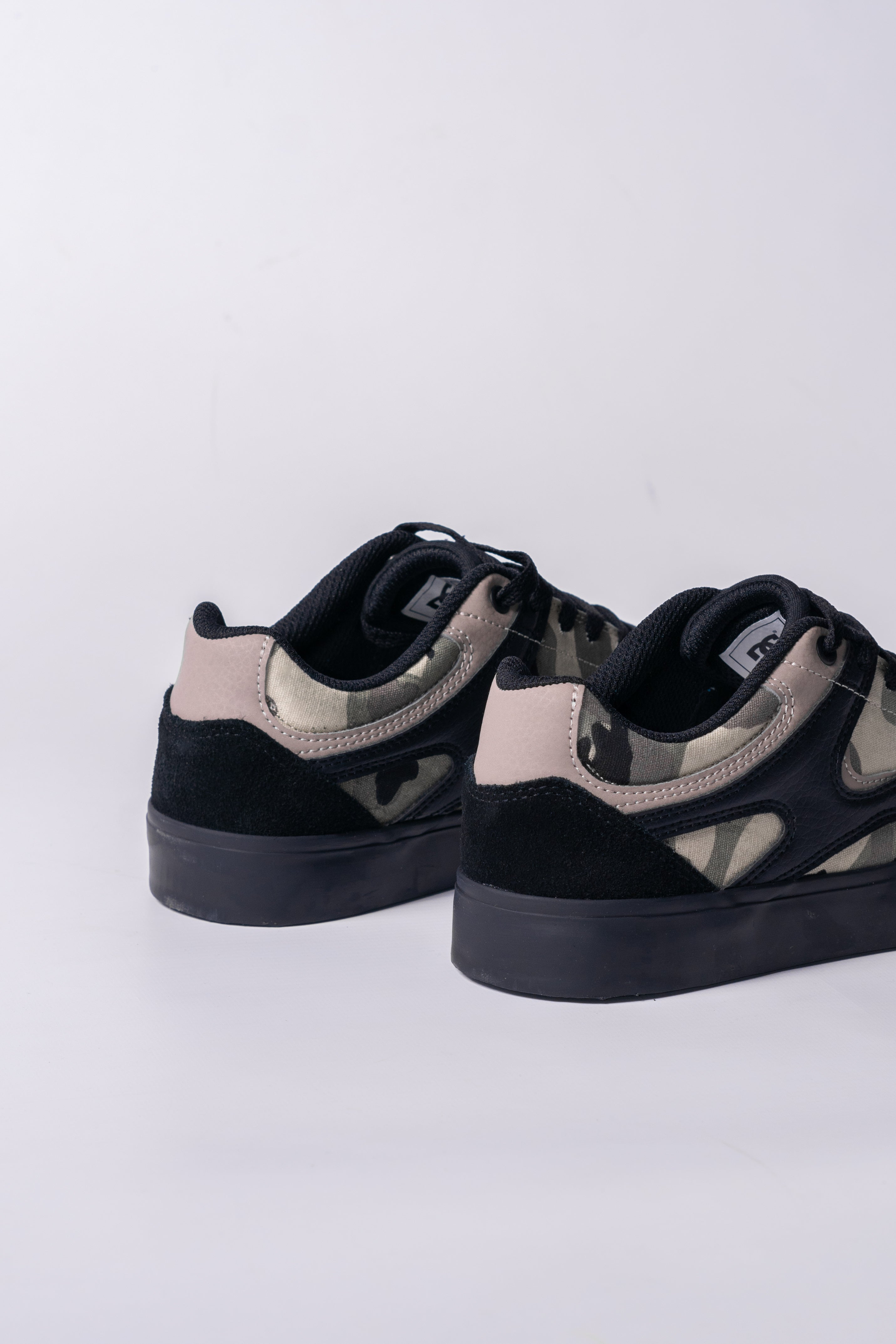DC Men's Kalis Vulc Skate Shoes - Lightweight & Durable Sneakers for Street Skating & Casual Wear