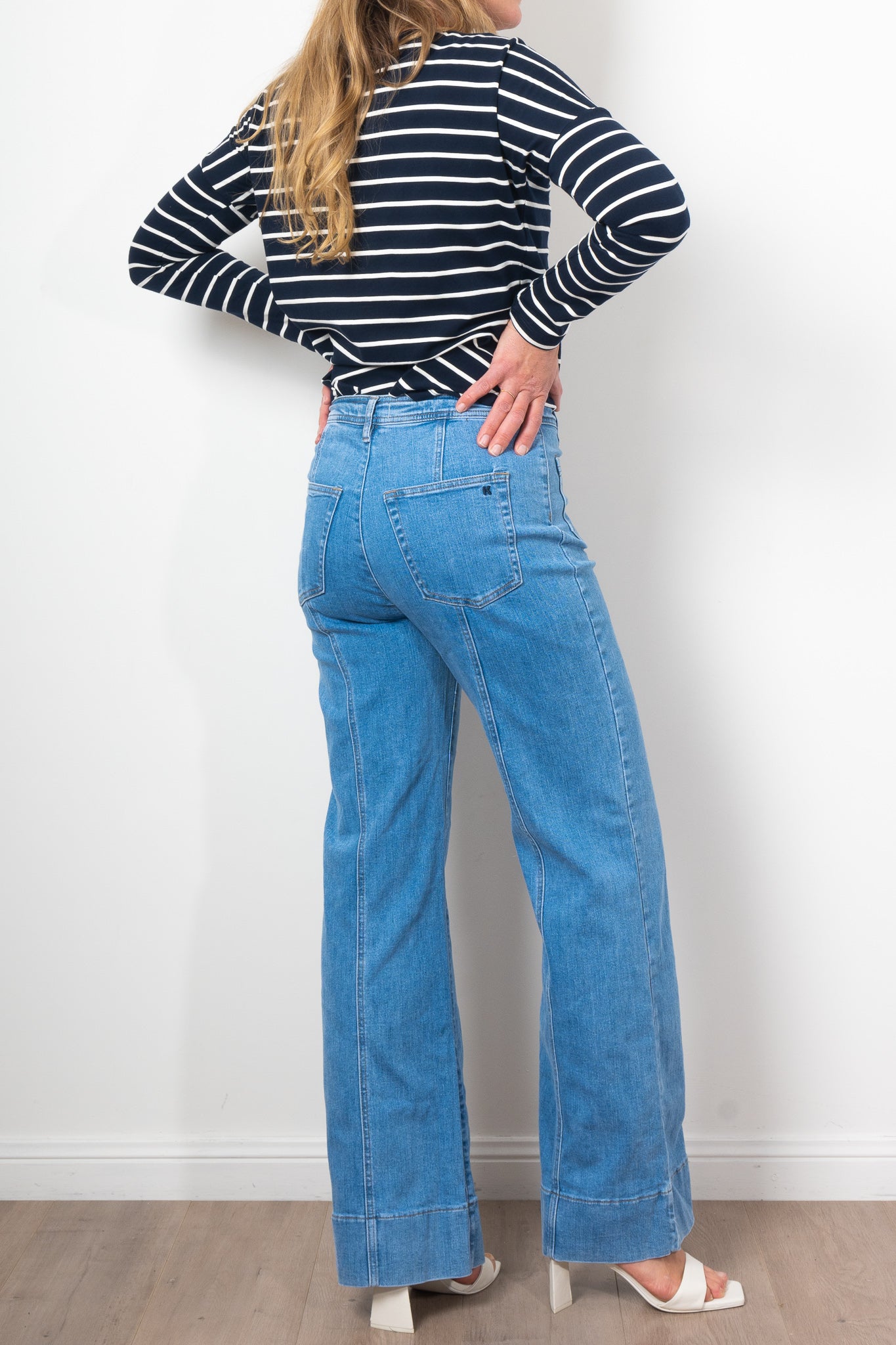 Vintage 70s Style Kireina Farrah Jean in Blue - Retro High Waisted Flare Jeans for Women, Perfect for Casual Wear & Boho Outfits
