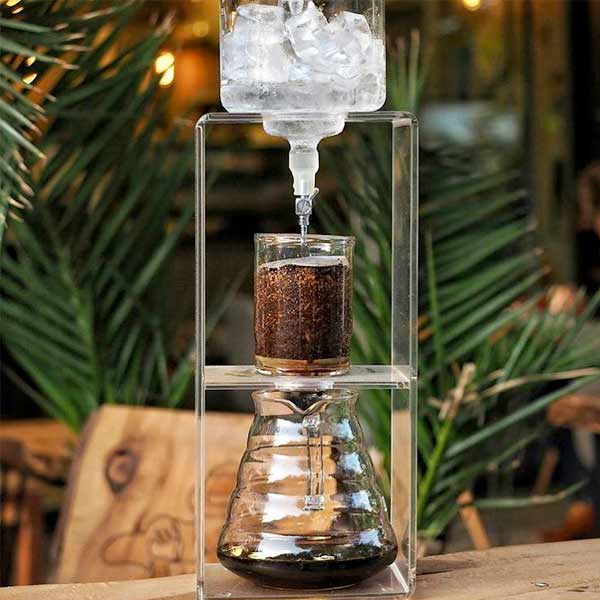Hario V60 Clear Coffee Dripper - WDC-6 Pour Over Coffee Maker for Perfect Brewing at Home or Office | Ideal for Specialty Coffee Lovers & Baristas