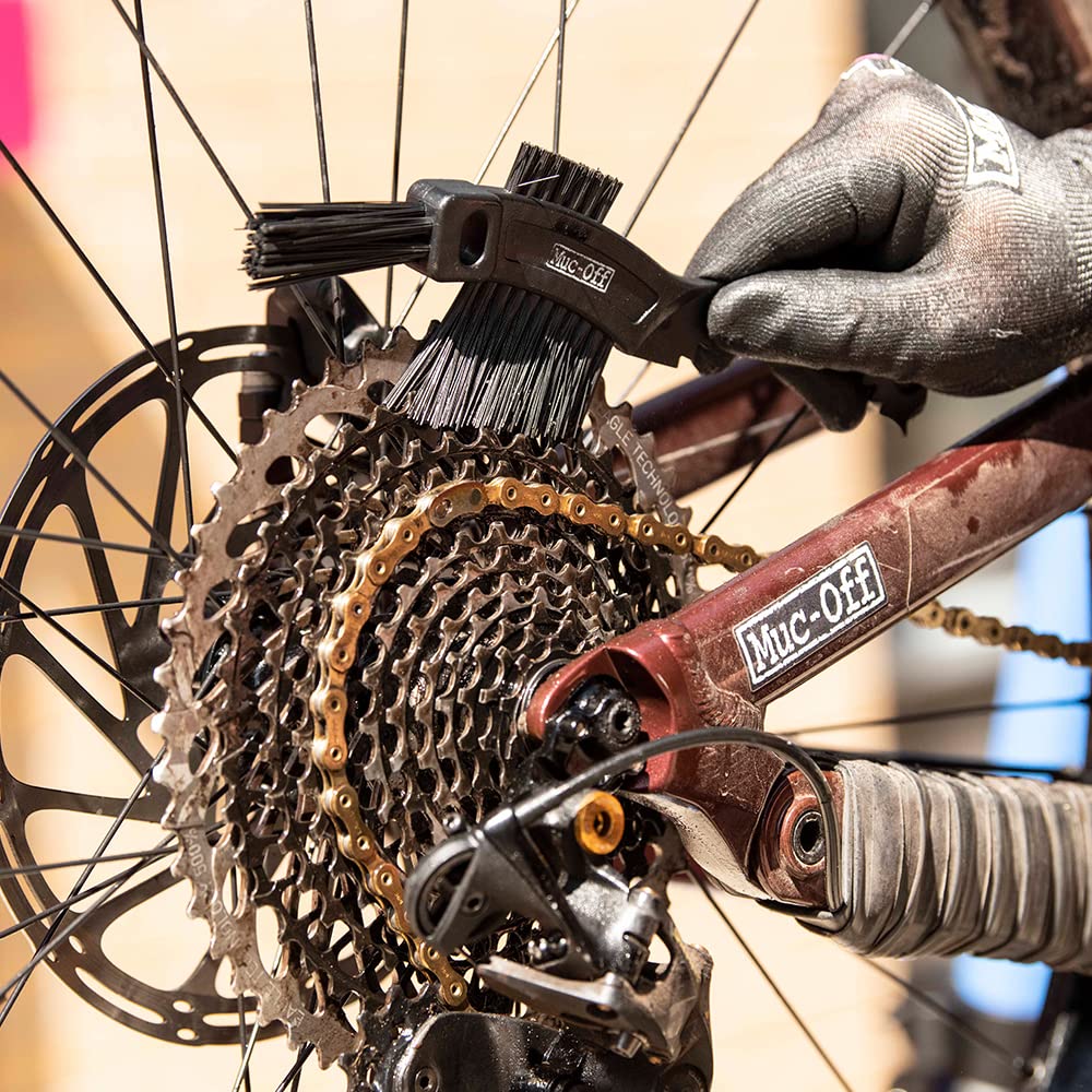 Muc-Off 220 3-Piece Premium Bike Cleaning Brush Kit - Durable Nylon Bristles & Ergonomic Rubber Handles for Gentle Cleaning | Perfect for Road Bikes, Mountain Bikes & Motorcycles