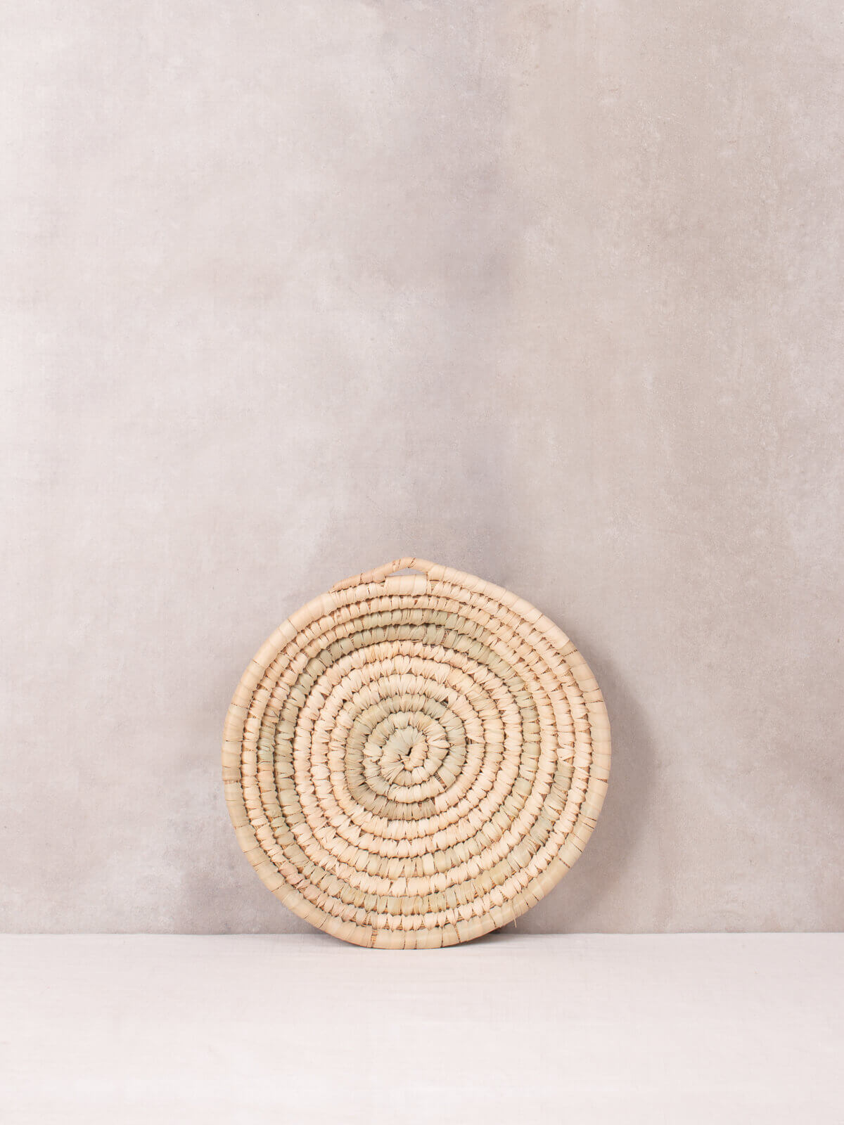Eco-Friendly Palm Leaf Woven Plates - Biodegradable Dinnerware for Parties, Picnics & Outdoor Dining - Sustainable & Stylish Disposable Plates