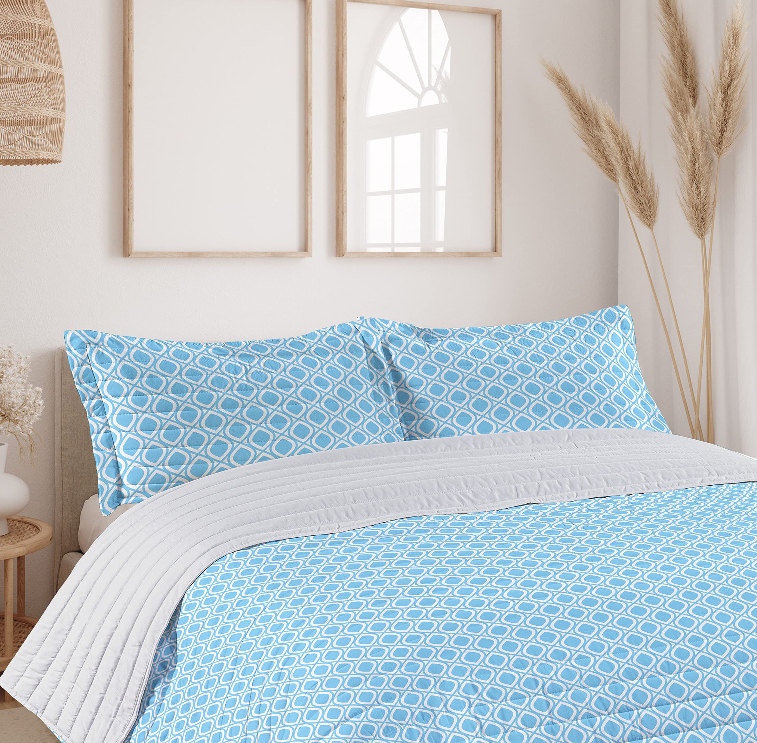 Ambesonne Abstract Microfiber Bedspread Set - Queen Size Sky Blue & White Retro Symmetric Design with Pillow Shams & Comforter | Soft Bedding for Modern Bedrooms, Guest Rooms & Dorm Decor