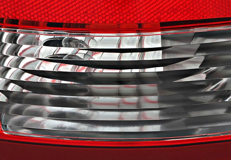 Chrysler 300 Tail Lights Lamps Set - Left & Right Pair for 2005 2006 2007 Models - Perfect for Night Driving & Enhanced Vehicle Safety