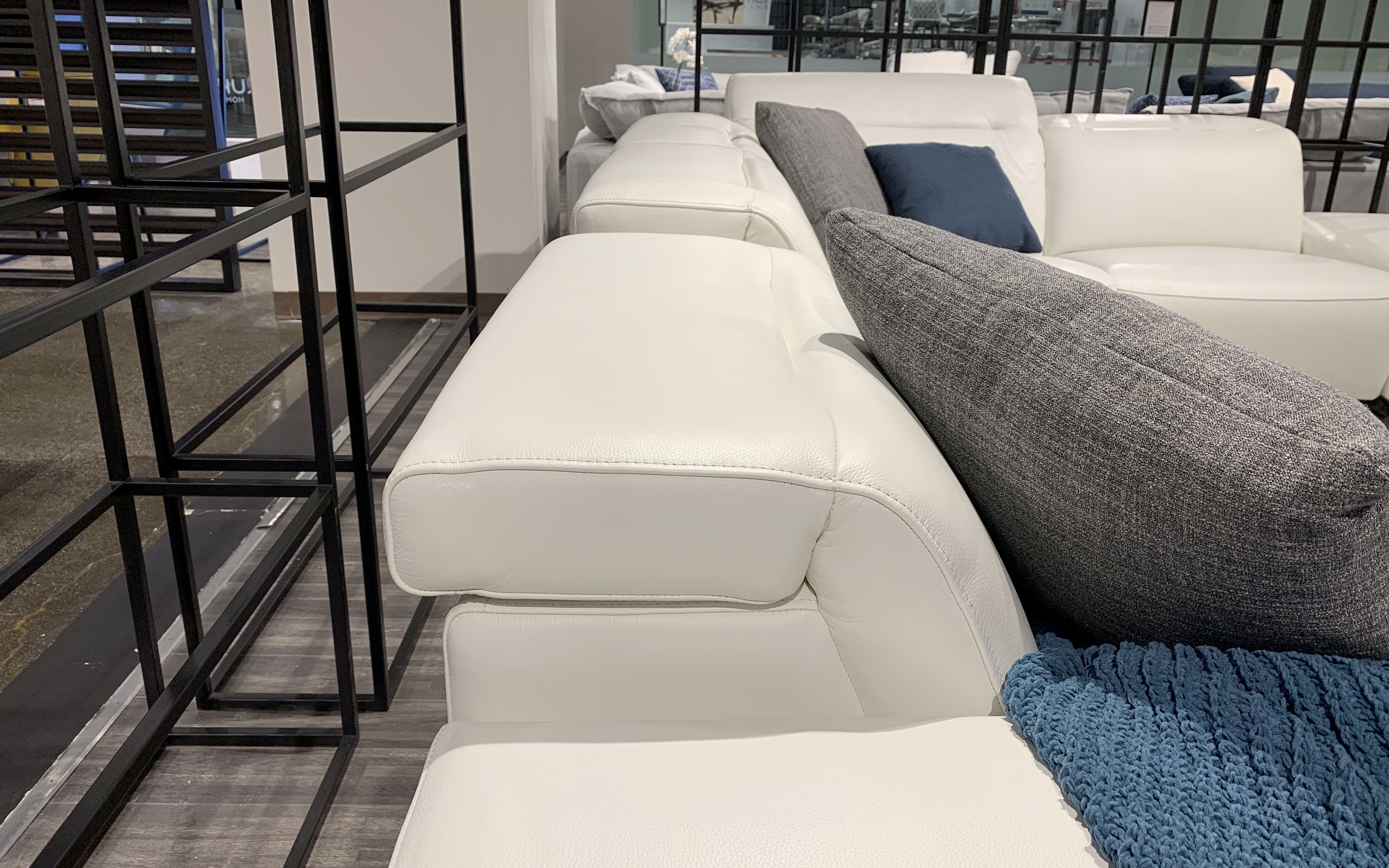 VOYAGE Modern Leather Sectional Sofa with Ottoman - Stylish Living Room Furniture for Home & Office Comfort