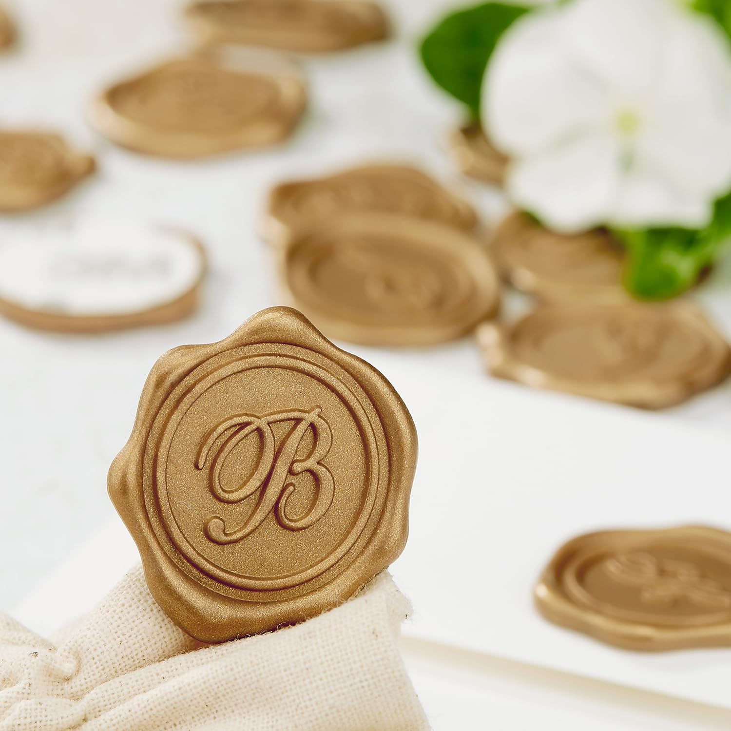 Gold Alphabet Wax Seal Stickers - 25 Pack Self-Adhesive Letter B Stickers for Wedding Invitations, Envelopes, Stationery & Scrapbooking - Elegant Decorative Seals for DIY Crafts and Vintage Style Projects