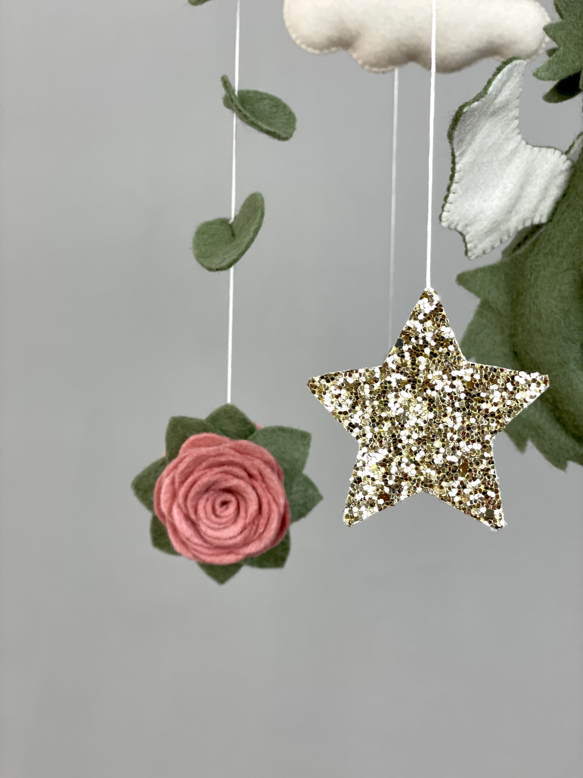 **Green Dragon Felt Hanging Mobile for Baby Crib – Fantasy Nursery Decoration, Baby Shower Gift for Girls – Perfect for Newborn Rooms & Themed Nurseries**