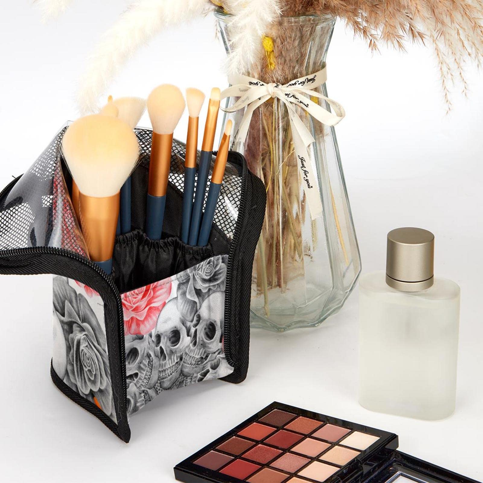 **12-Piece Makeup Brush Organizer Bag with Hand-Drawn Skull Rose Design – Portable Cosmetic Brush Holder Case for Travel & Home Storage**