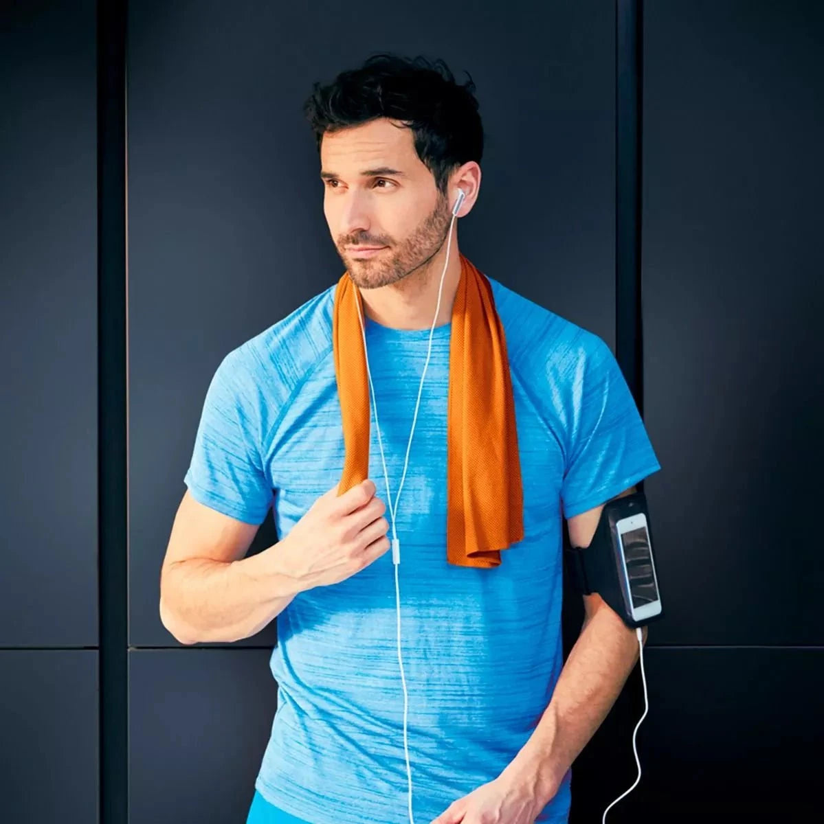 Go Travel Cooling Towel - Instant Cooling for Sports, Gym, Hiking & Outdoor Activities - Stay Cool in Hot Weather