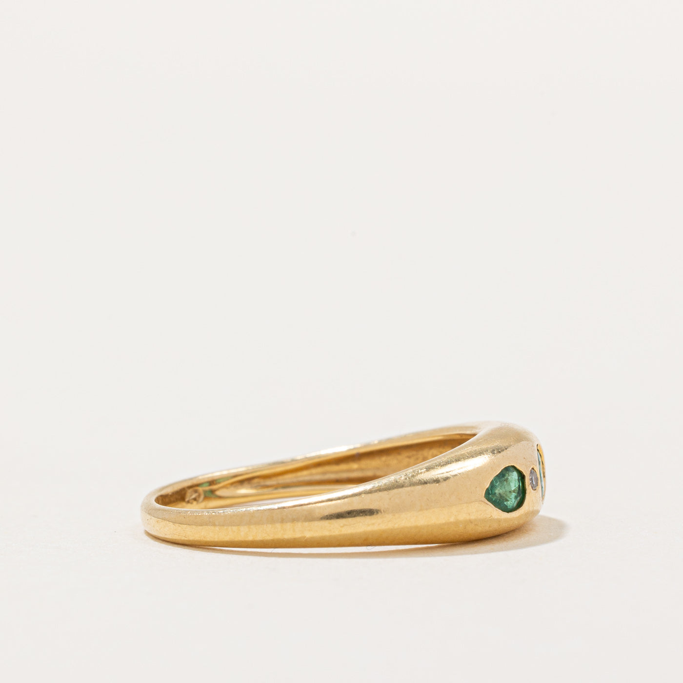 Exquisite Flush Set Emerald & Diamond Ring | 0.20ctw Emerald & 0.01ctw Diamond | Size 6.5 | Elegant Wedding, Engagement & Anniversary Jewelry Gift