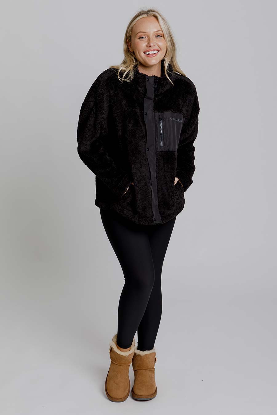 Tech Teddy Jacket - Cozy & Stylish Fleece Jacket for Women & Men | Perfect for Winter, Fall & Outdoor Activities | Warm & Soft Teddy Bear Fabric