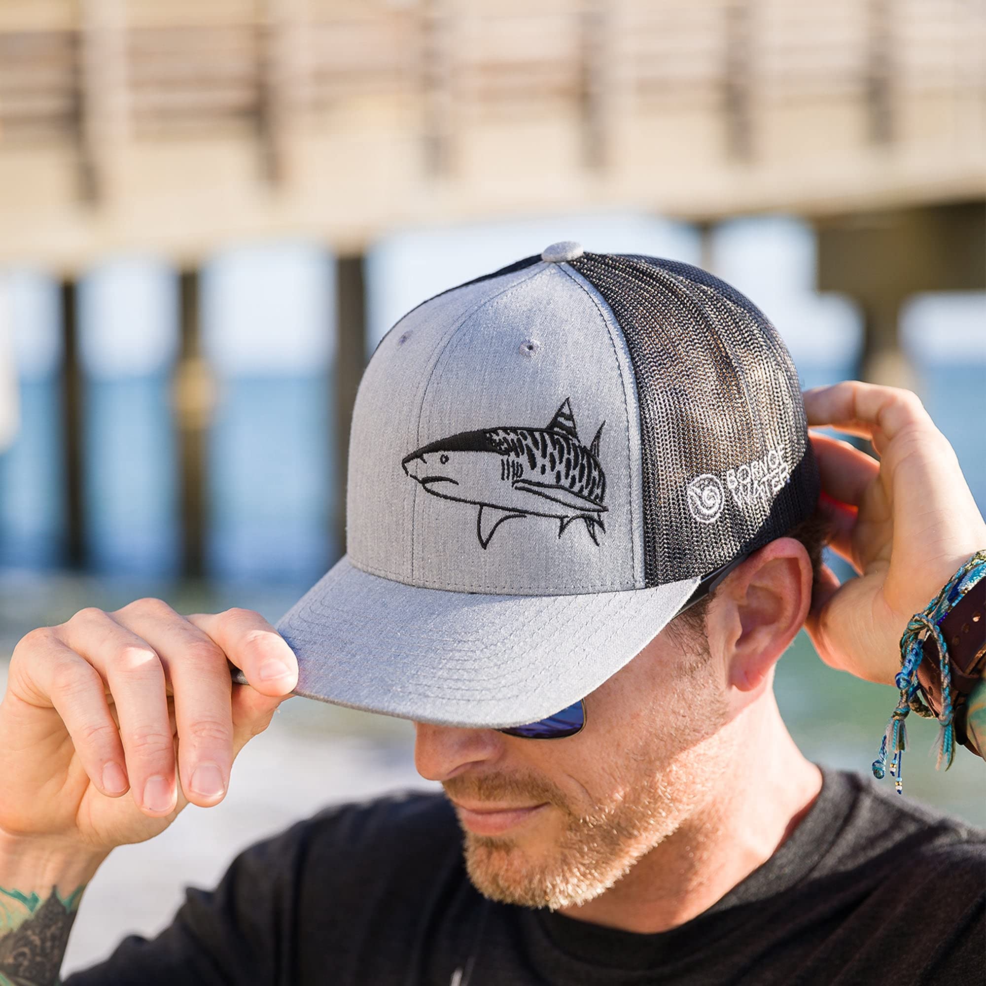 Shark Scuba Diving Trucker Hat: Adjustable Snapback for Men, Fishing & Spearfishing Gear, Perfect for Outdoor Adventures and Beach Activities