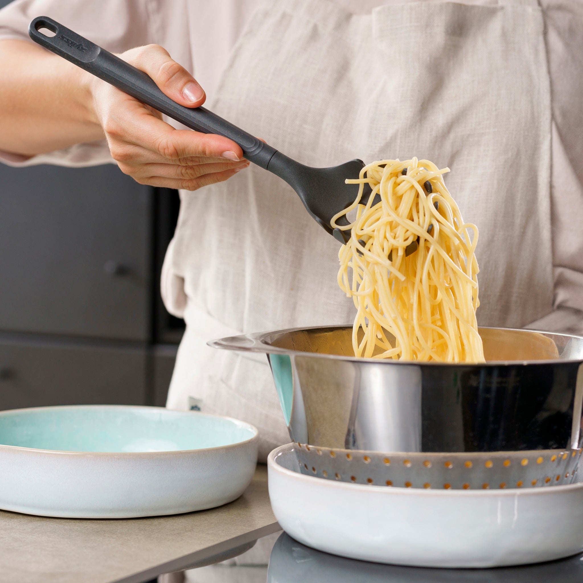 Premium Stainless Steel Spaghetti Server - Pasta Serving Utensil for Italian Dishes, Perfect for Restaurants, Dinner Parties & Home Cooking