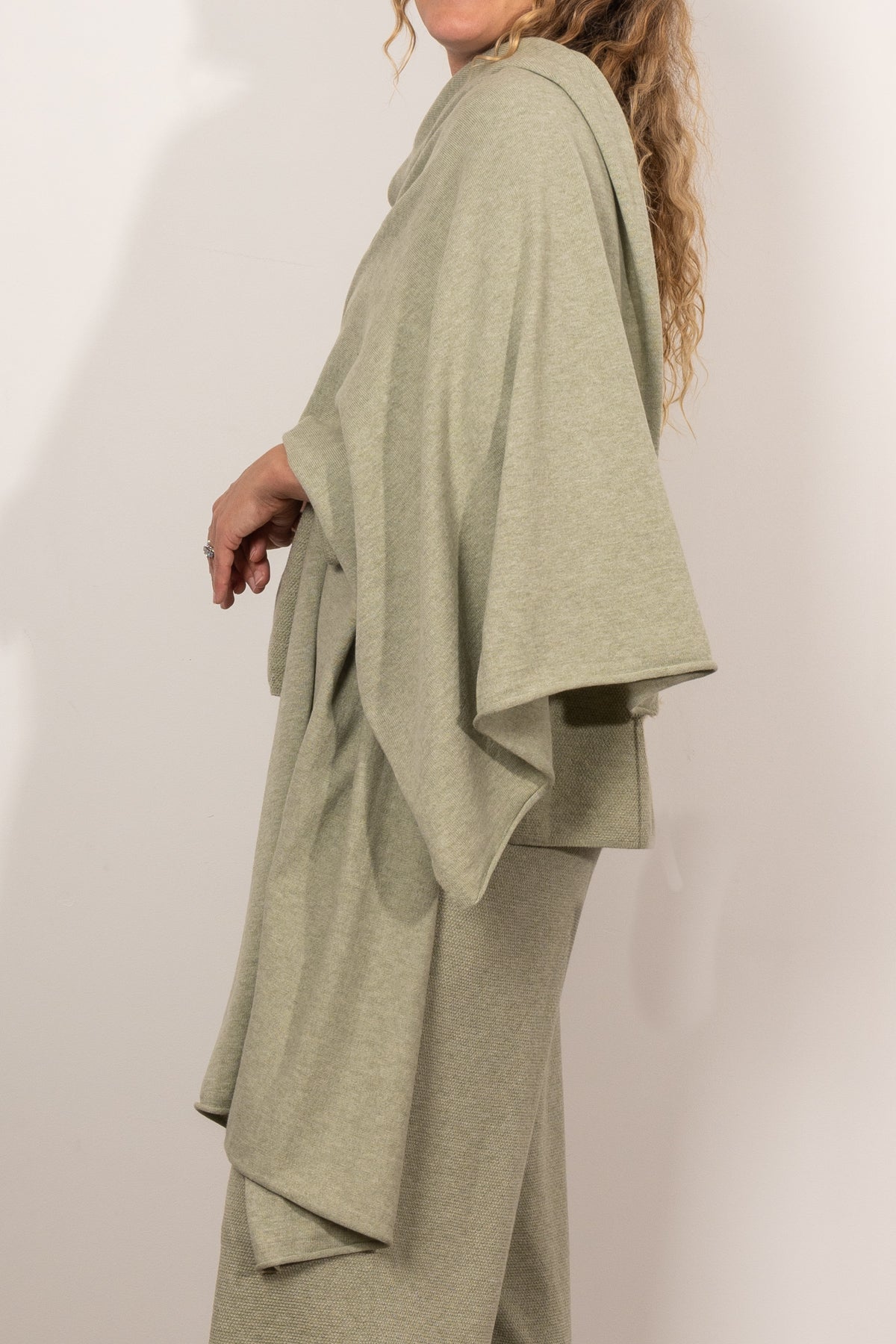 Premium Talamaya Merino Wool Wrap - Soft & Warm Winter Shawl for Women - Perfect for Cozy Evenings, Travel & Outdoor Adventures