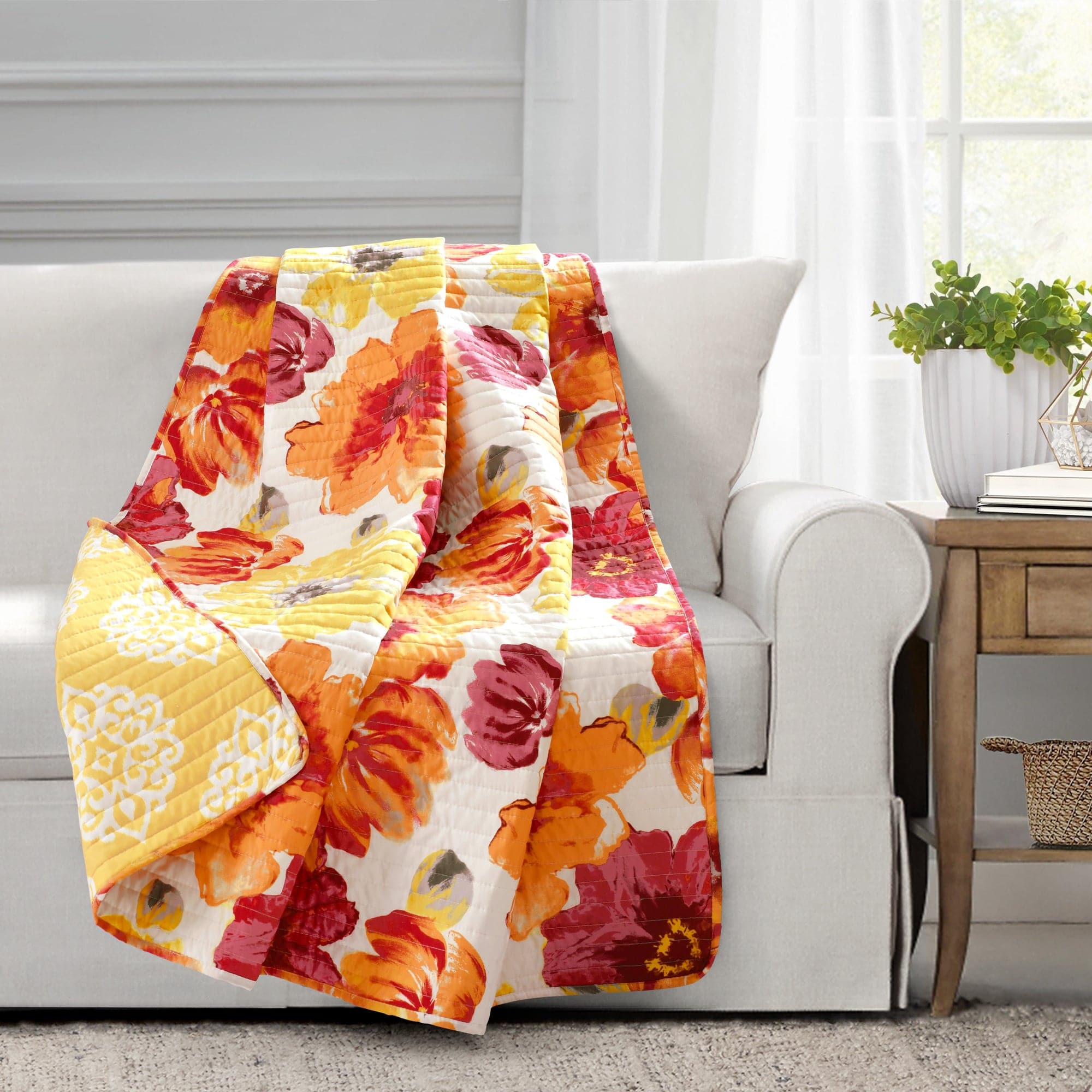 Leah Throw Blanket - Soft & Cozy Knit Throw for Couch, Bed, Sofa - Perfect for Home Decor, Living Room, Gift Idea