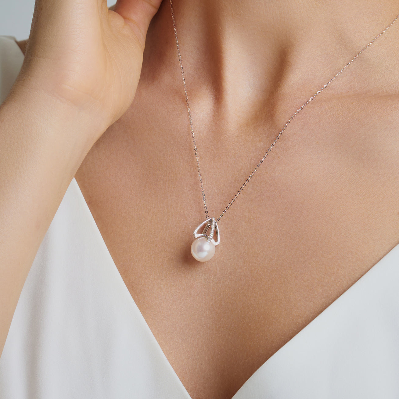 18K Solid Gold Diamond & Australian White Saltwater Pearl Necklace - Elegant Bridal Jewelry, Anniversary Gift for Her, Luxury Women's Pearl Pendant Necklace KN00239