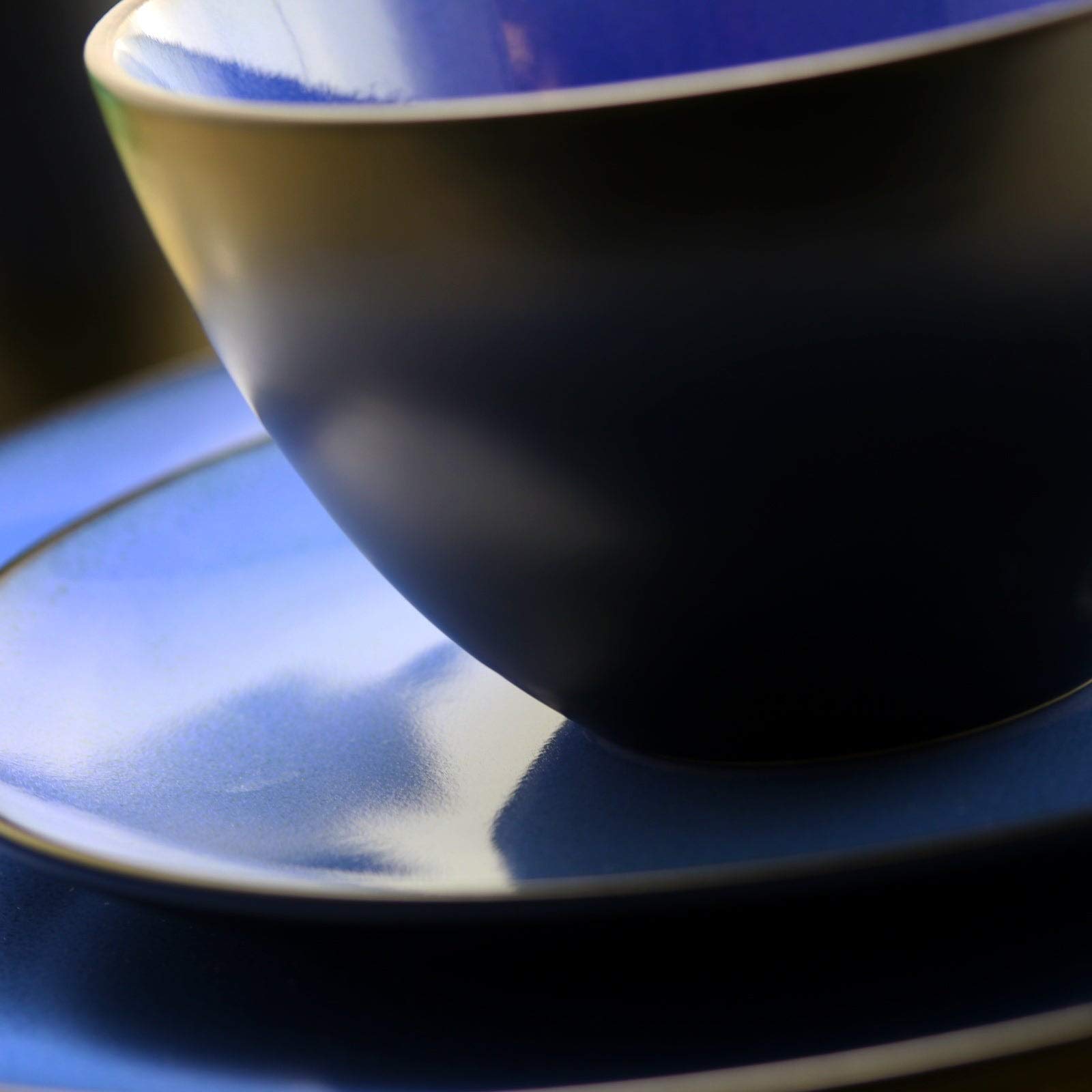 16-Piece Blue Stoneware Dinnerware Set - Microwave & Dishwasher Safe Casual Dinnerware for Everyday Use, Family Gatherings & Entertaining