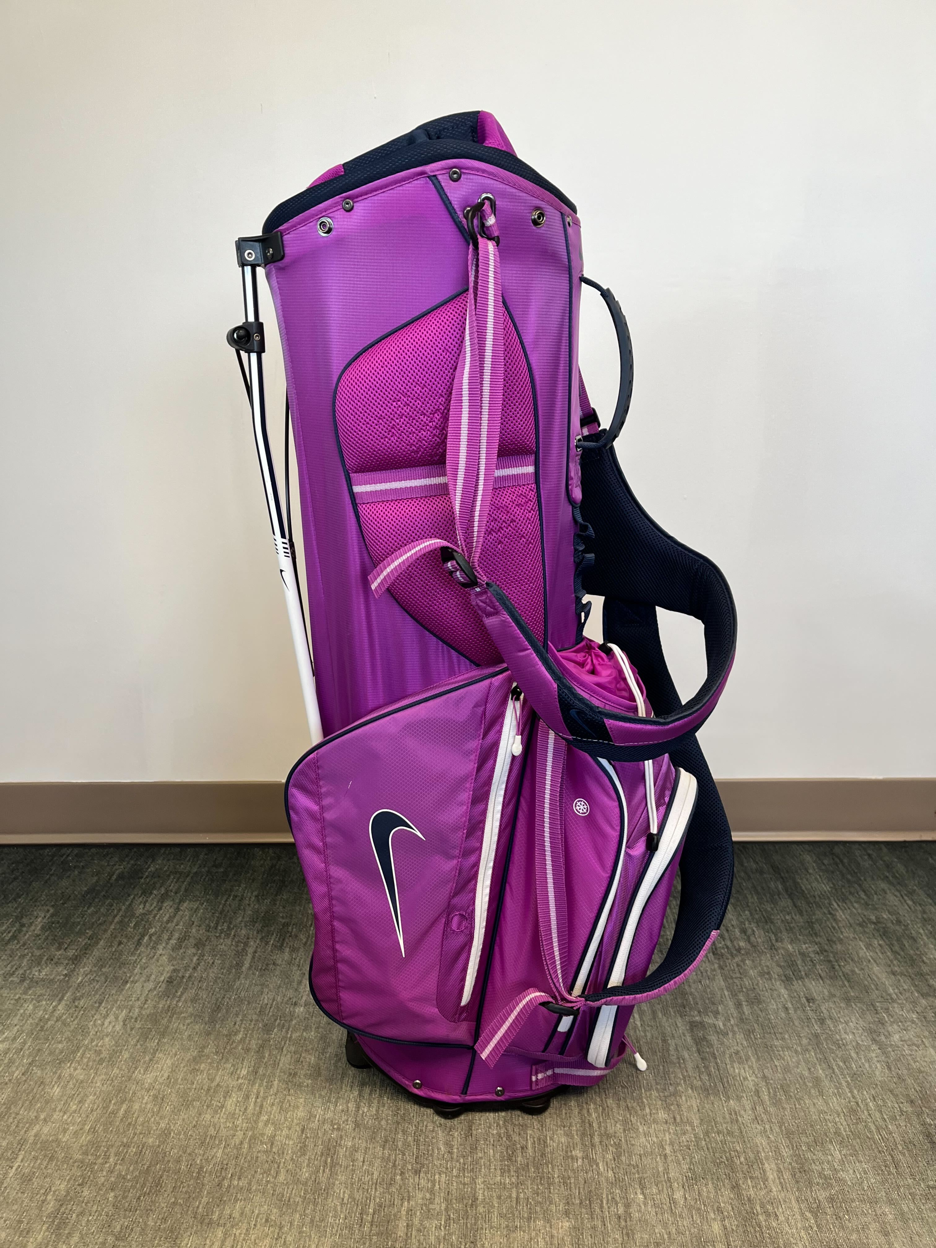 Nike Golf Extreme Sport Carry Bag Purple/White - Lightweight Golf Stand Bag with Adjustable Strap & Waterproof Rain Cover - Perfect for Golfers, Travel & Outdoor Sports