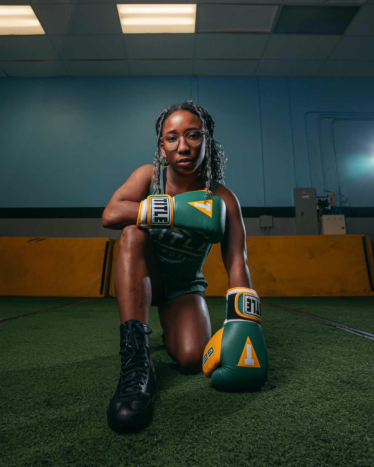 TITLE Boxing Gel World V2T Bag Boxing Gloves - Premium Training Gloves for Punching Bag, MMA, Muay Thai & Fitness Workouts - Ideal for Boxing Training, Sparring & Heavy Bag Practice