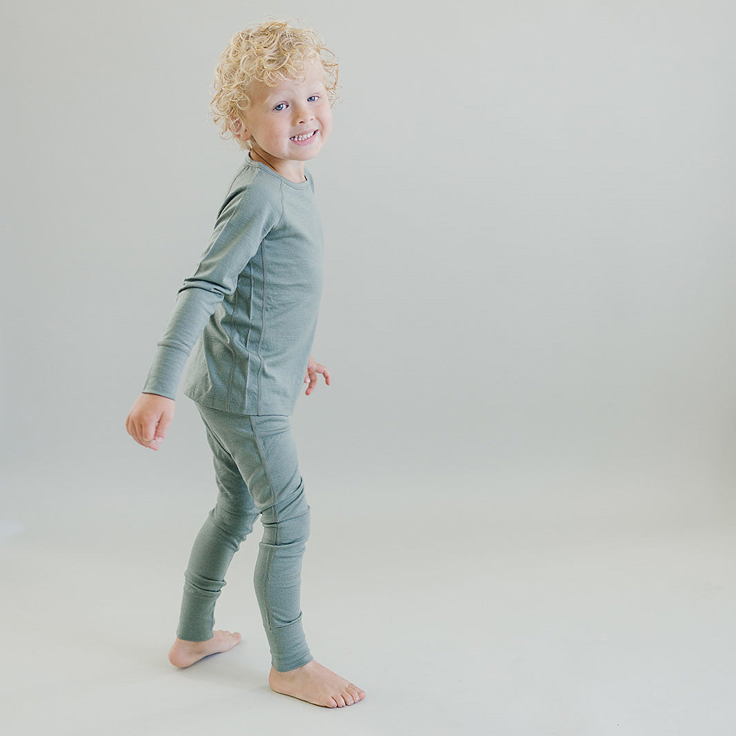 Kids Merino Wool Base Layer & Leggings - Soft Thermal Underwear for Boys & Girls - Sage Green - Perfect for Winter, Skiing & Outdoor Activities