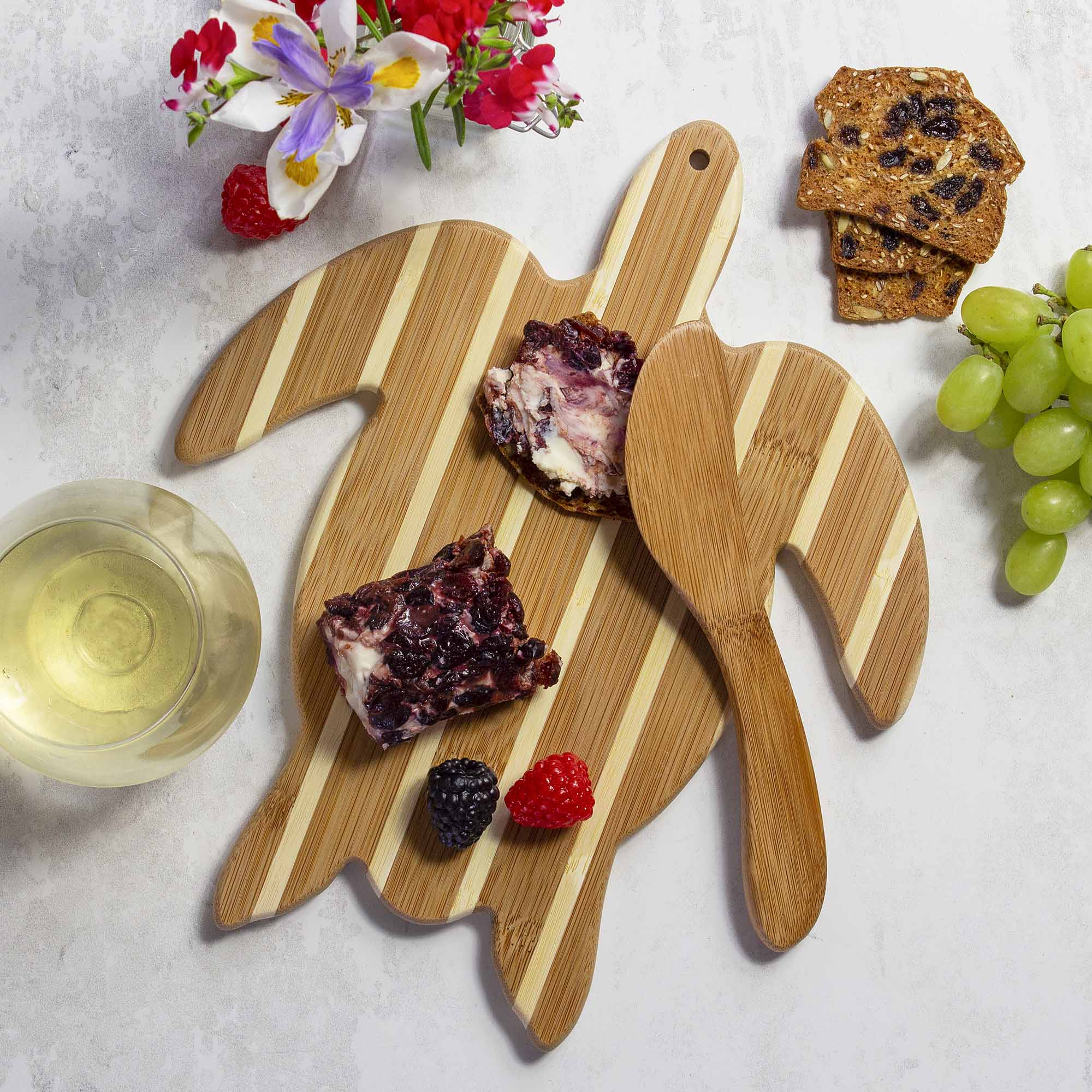 Sea Turtle Serving Board with Spreader Knife - Elegant Cheese & Charcuterie Platter Set - Perfect for Parties, Picnics & Wedding Gifts