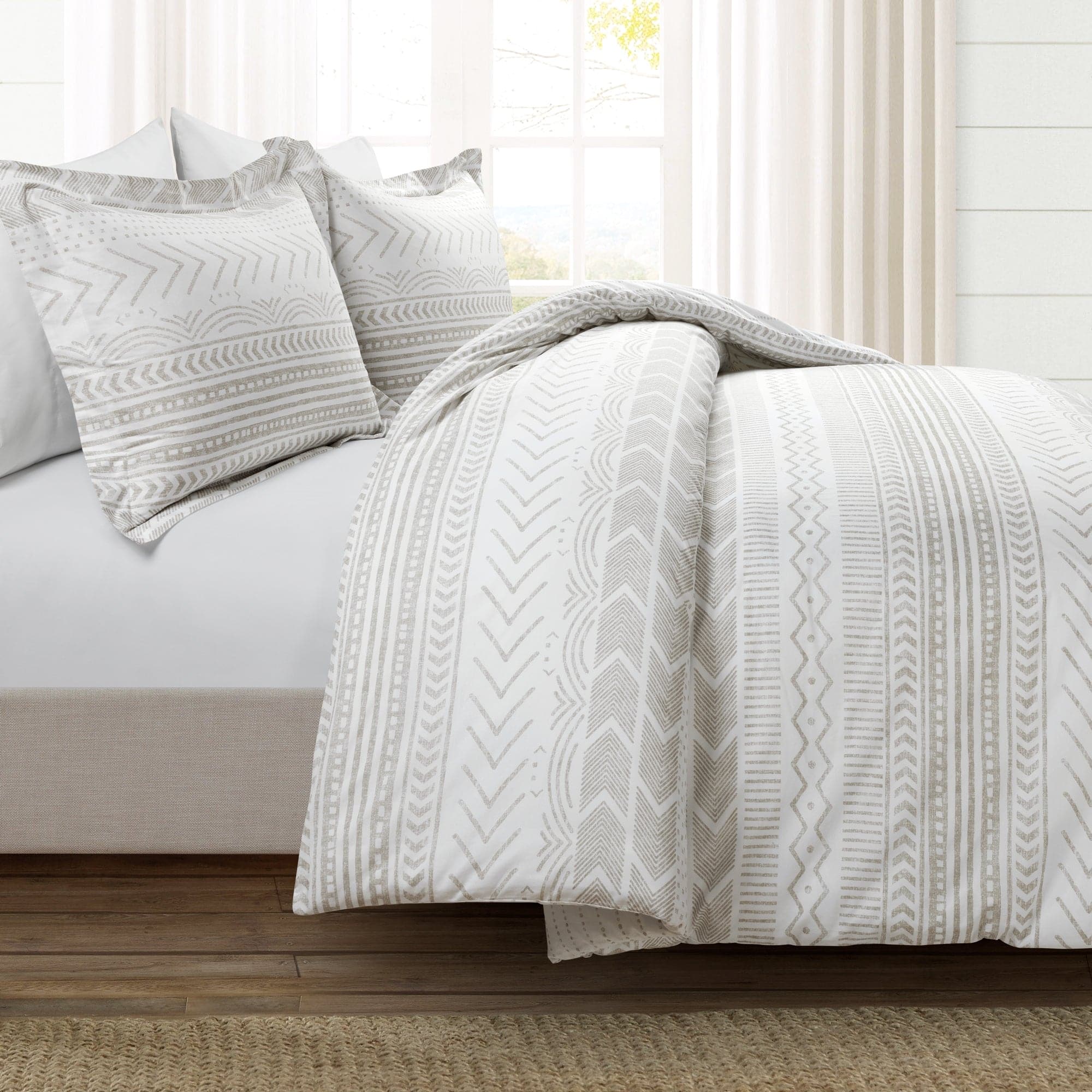 Taupe_White