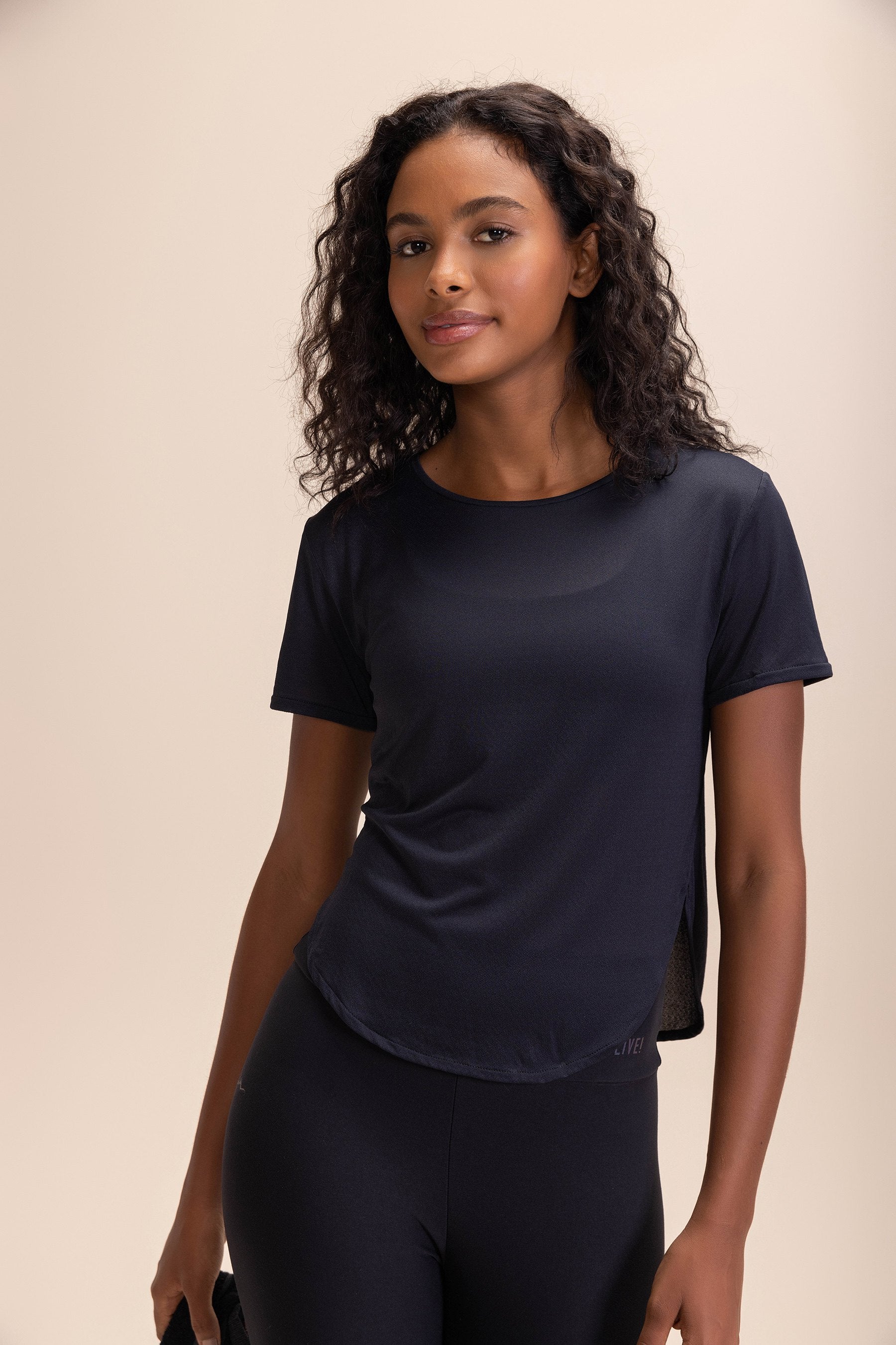 Breathable Comfort T-Shirt for Men & Women - Soft Cotton Casual Tee for Everyday Wear, Gym, and Outdoor Activities