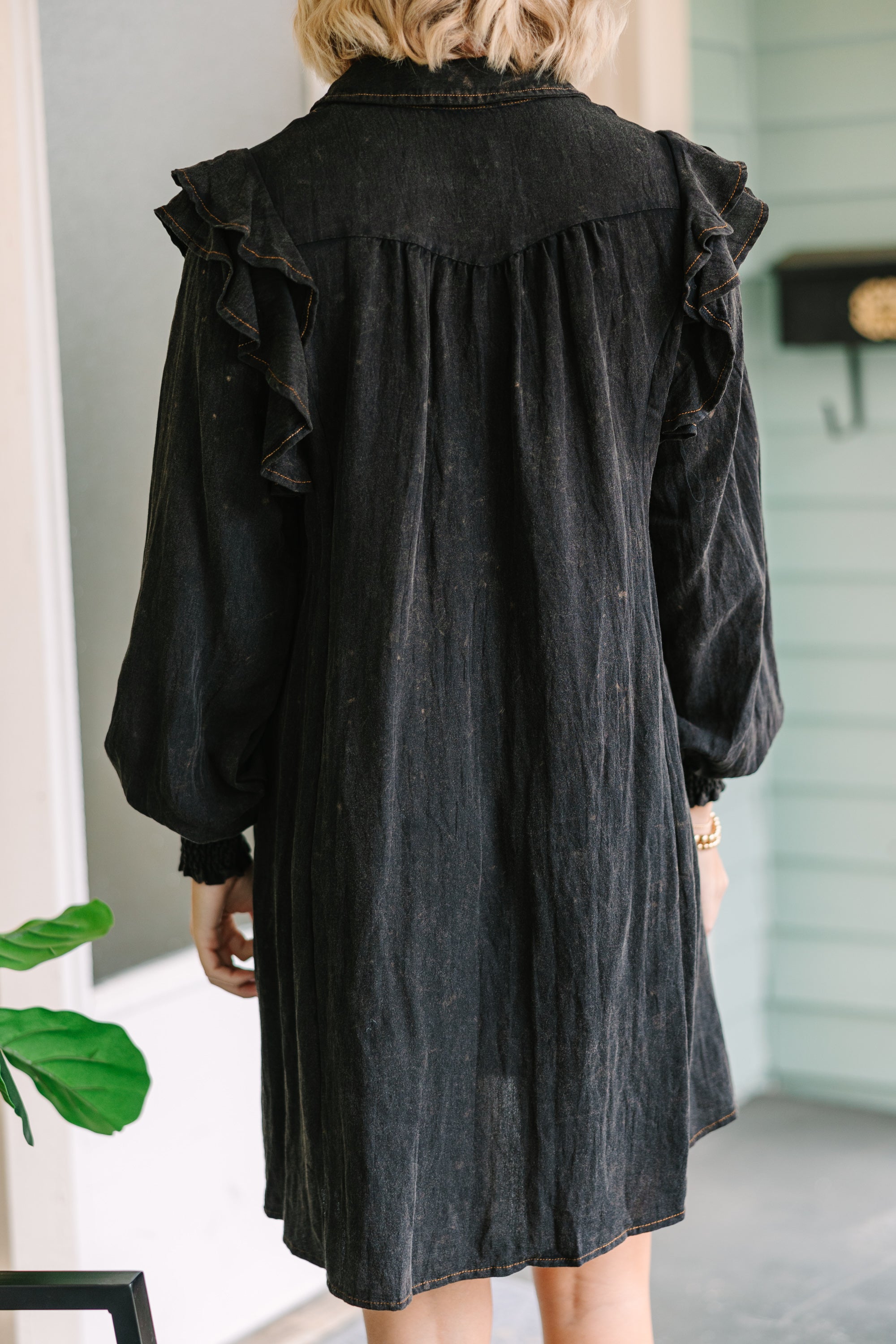Elegant Black Ruffled Dress for Women - Romantic & Chic Party Wear - Perfect for Date Nights, Weddings & Special Occasions