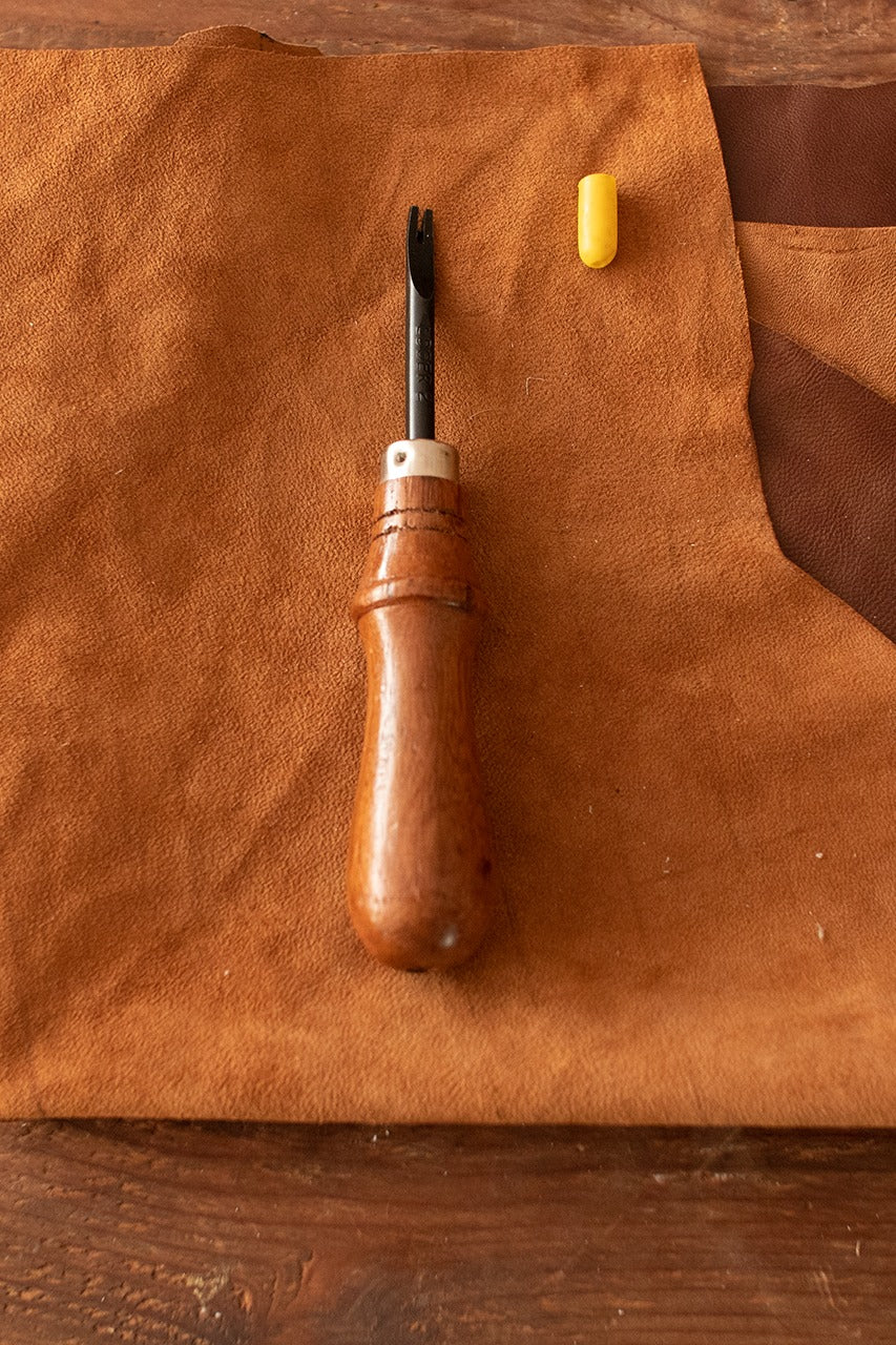 2mm Edge Beveler for Leather Crafting - Professional 1.5mm Leather Edge Tool for Smooth Finishing - Perfect for DIY Leather Projects, Bags, Wallets & Belts