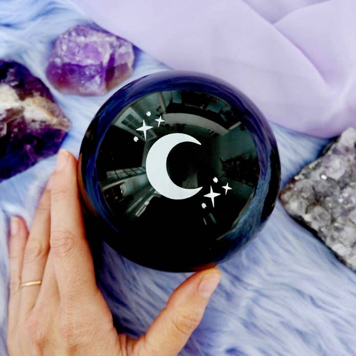 Magic 8 Ball Fortune Telling Toy - Classic Decision-Making Game for Parties, Gifts & Fun (English Version) | Perfect for Game Nights, Office Entertainment & Stress Relief