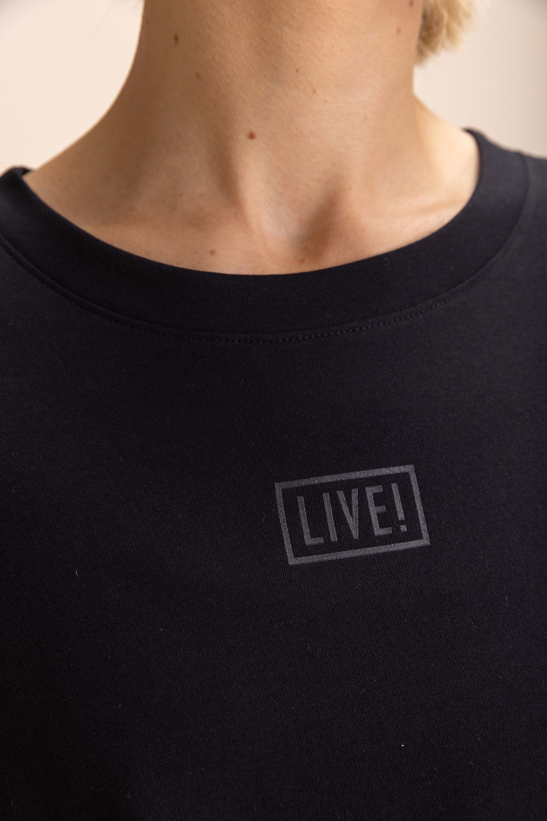 Live! Turn Crop T-Shirt - Trendy Women's Fashion Top for Casual Wear, Street Style & Summer Outfits