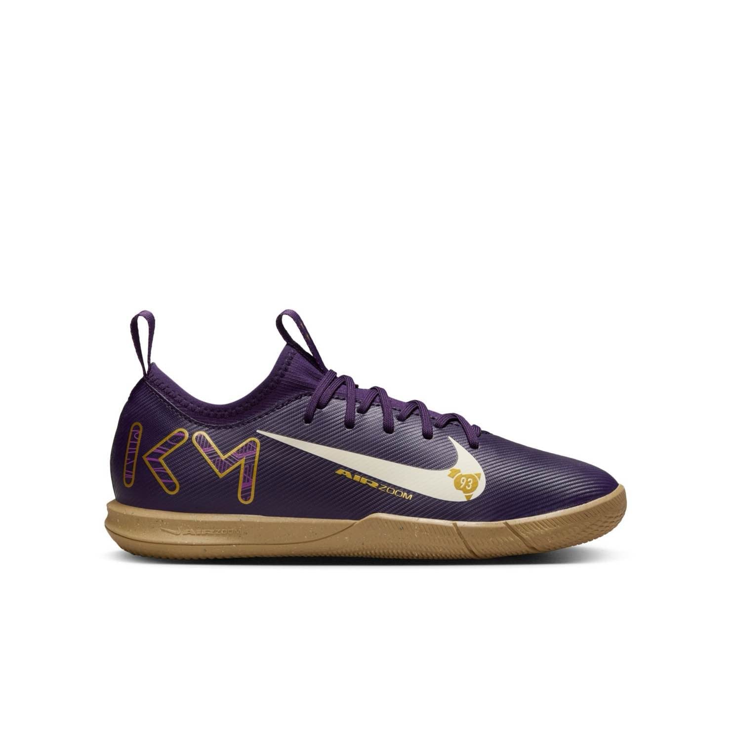 Nike Jr. Zoom Vapor 16 Academy KM IC Soccer Cleats for Kids - Lightweight Football Shoes for Youth Players - Perfect for Turf, Grass & Indoor Soccer Training