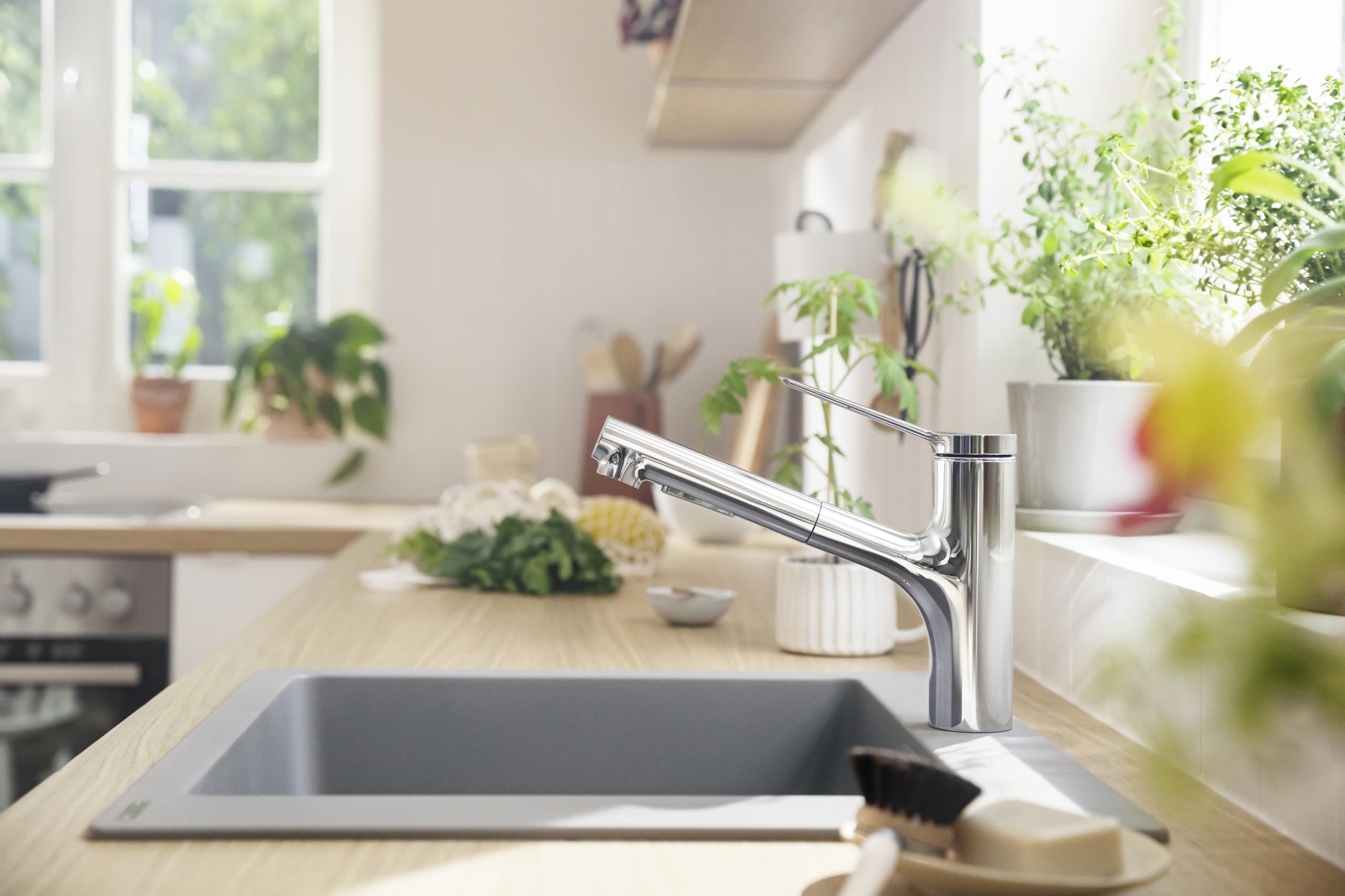 Hansgrohe Zesis Chrome Single-Handle Pull-Out Sprayer Kitchen Faucet - Modern Design for Easy Cleaning & Cooking (Model 74810001) | Perfect for Food Prep, Dishwashing & Stylish Kitchen Upgrades