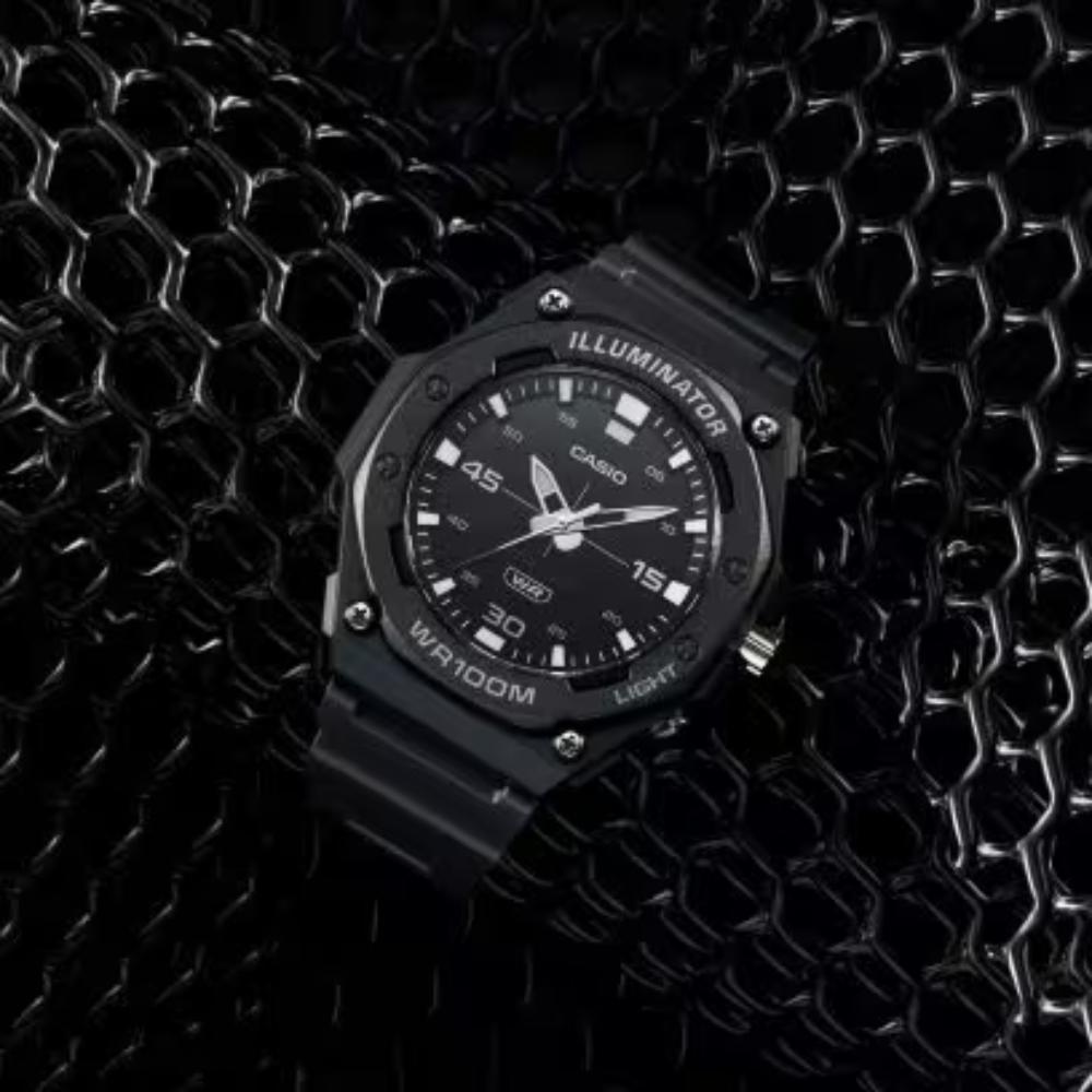 Casio MW-620H-1AVDF Analog Black Resin Strap Men's Watch - Water Resistant, Durable & Stylish for Everyday Wear, Work & Outdoor Activities