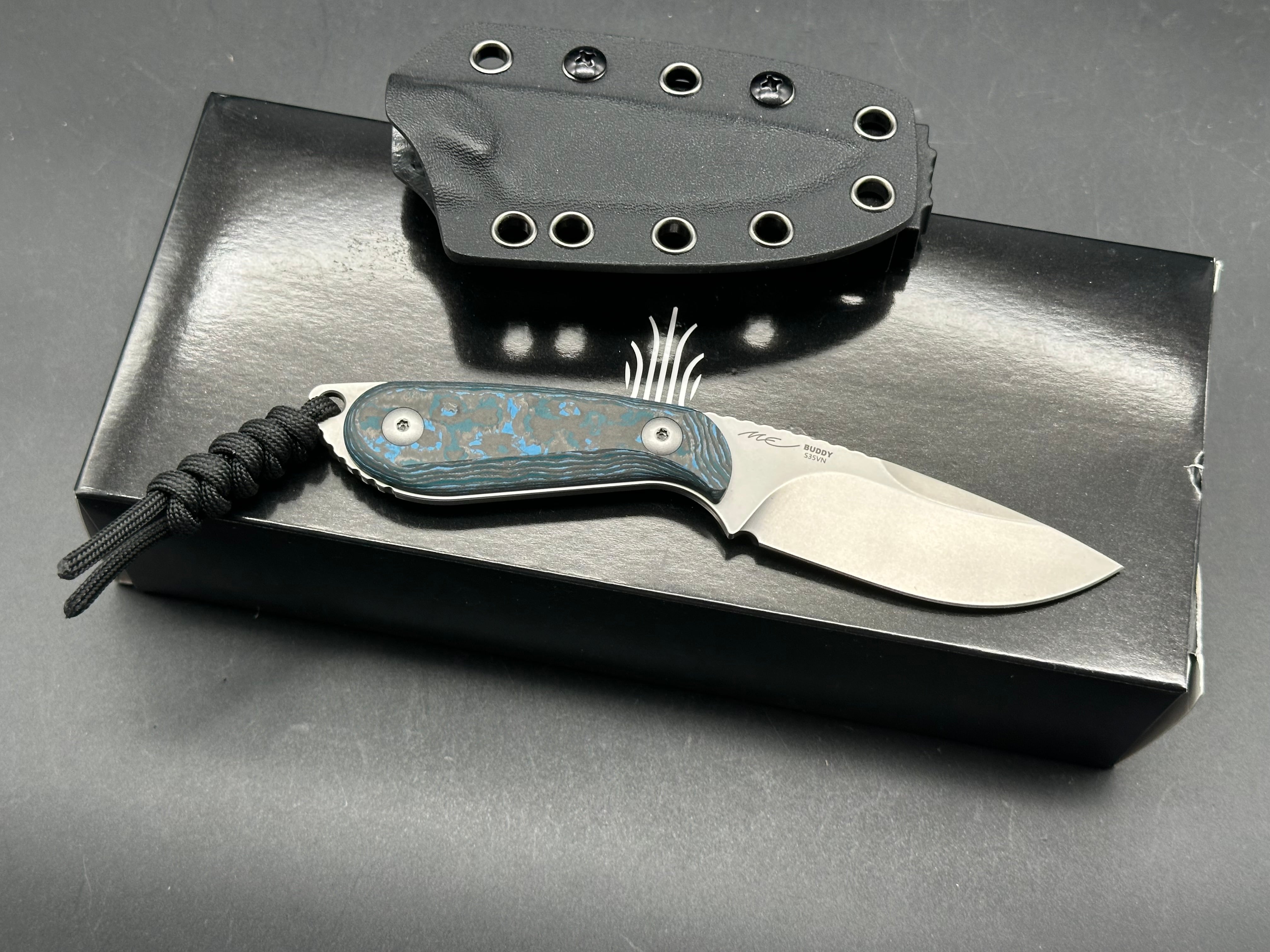 Kizer Buddy Fixed Blade Knife - Arctic Storm Fat Carbon Scales & S35VN Steel Blade - Outdoor Camping, Hunting, Survival EDC Tool