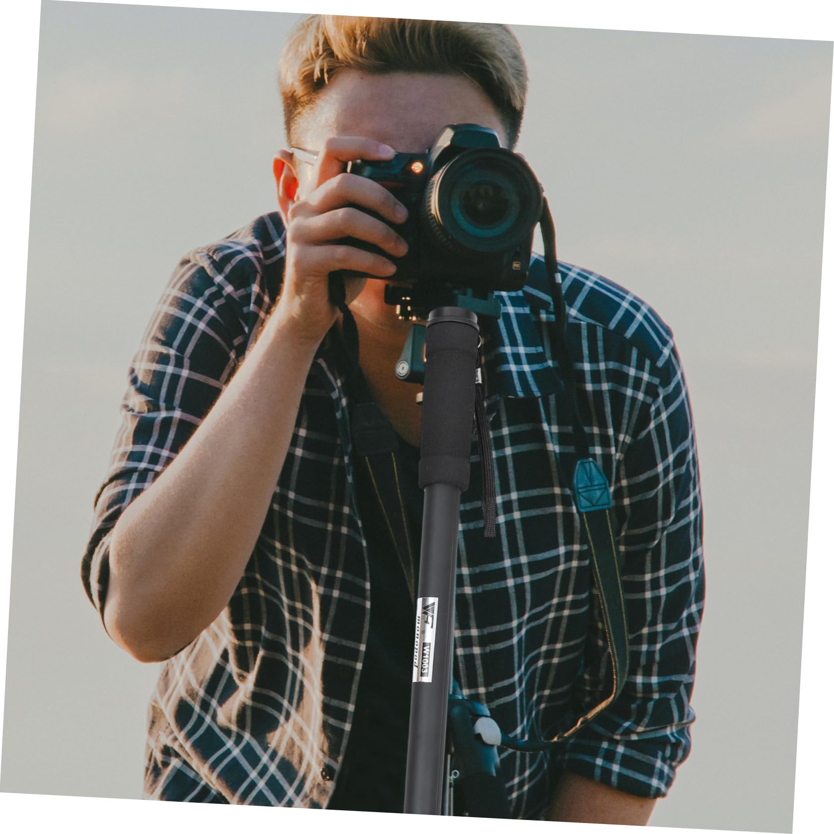 Veemoon Lightweight Telescopic Camera Monopod for DSLR Cameras - Portable Tripod Stand for Outdoor Travel, Sports Events & Vlogging (Perfect for Hiking, Photography & Video Shooting)