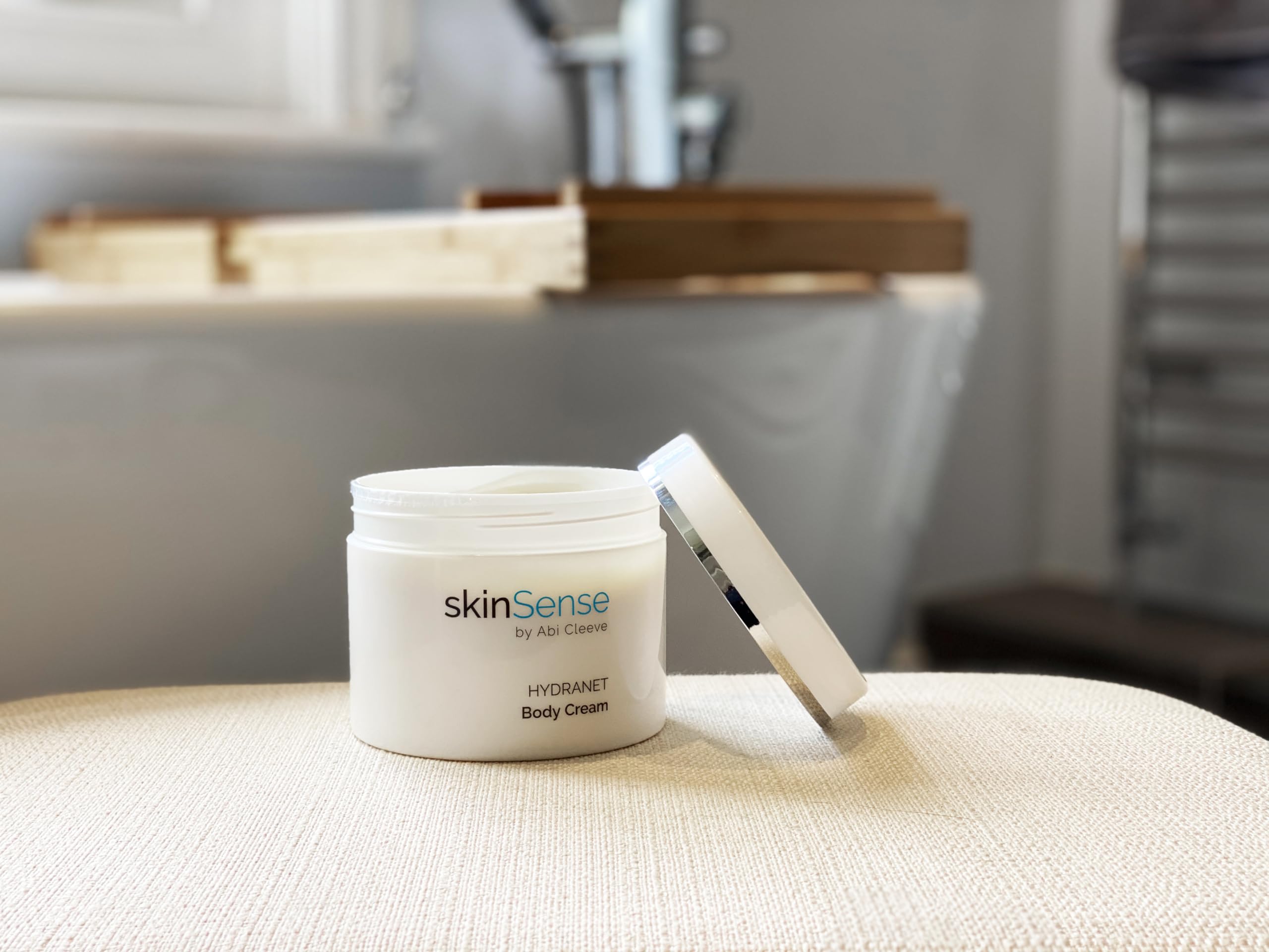SkinSense Hydranet Deep Moisture Body Cream 400ml - Intense Hydrating Lotion for Dry Skin, Men & Women | Daily Moisturizer for Face, Hands & Body | Perfect for Winter Care & Post-Shower Hydration